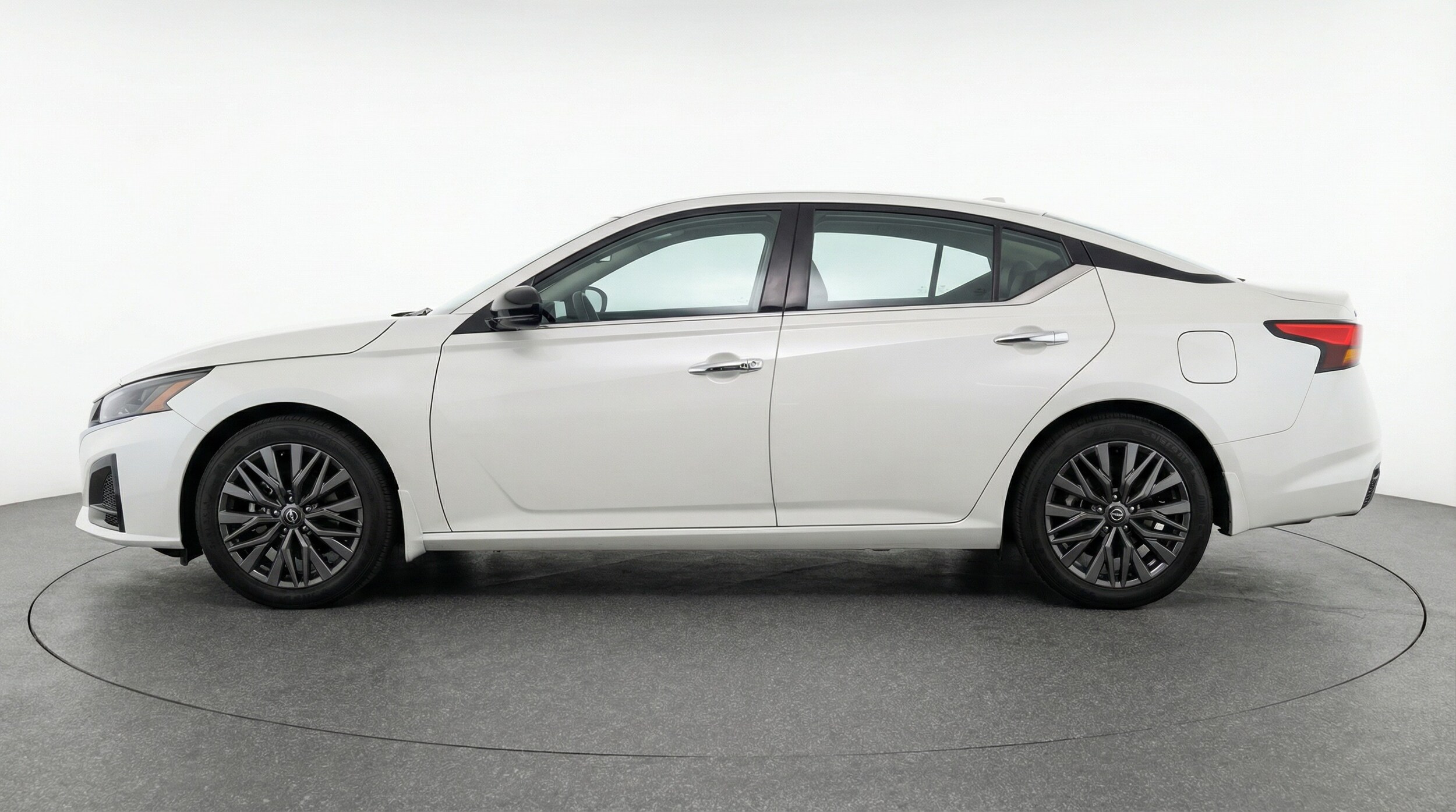 Thumbnail: 2025 Nissan Altima - 4