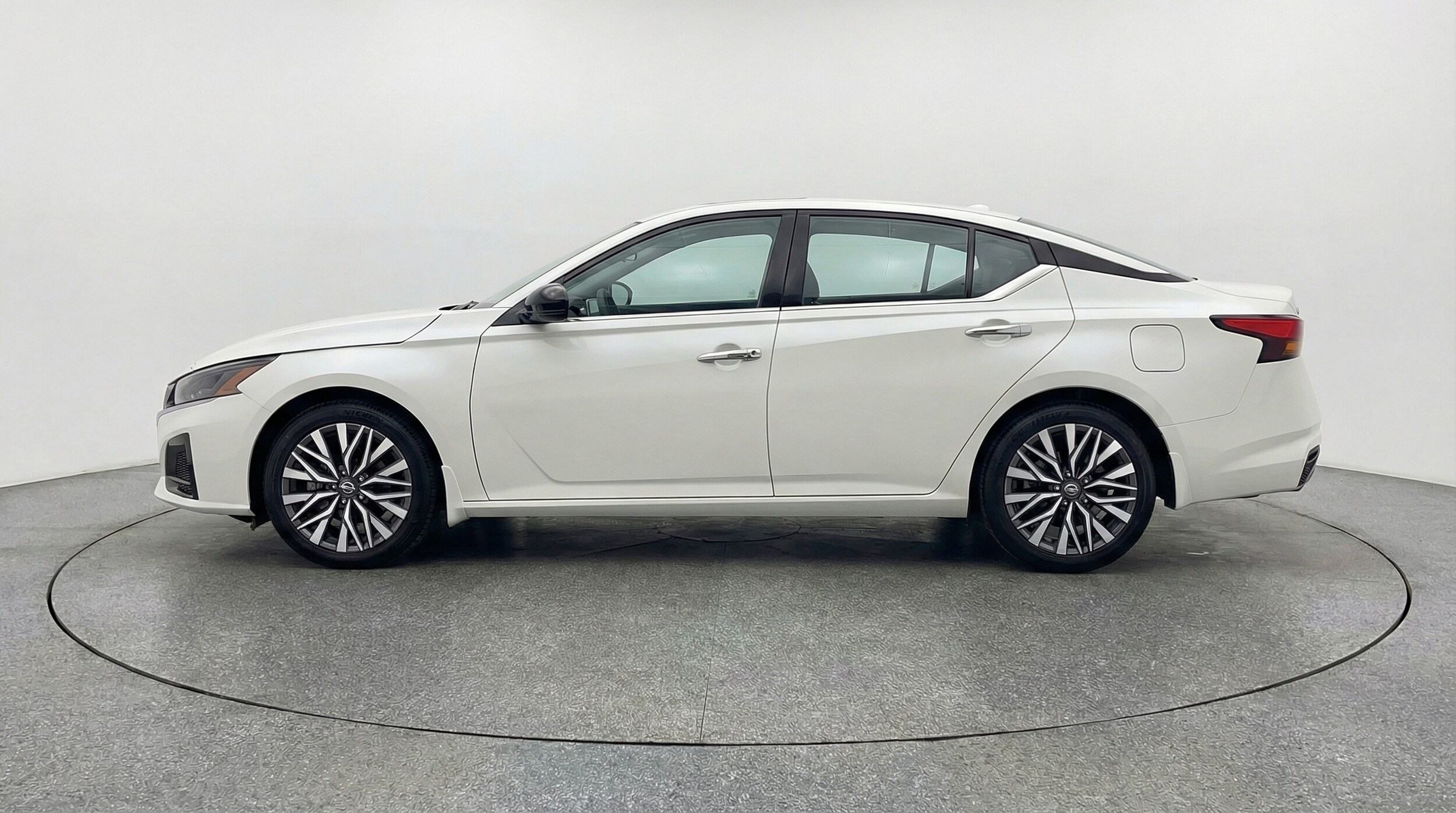 Thumbnail: 2025 Nissan Altima - 4