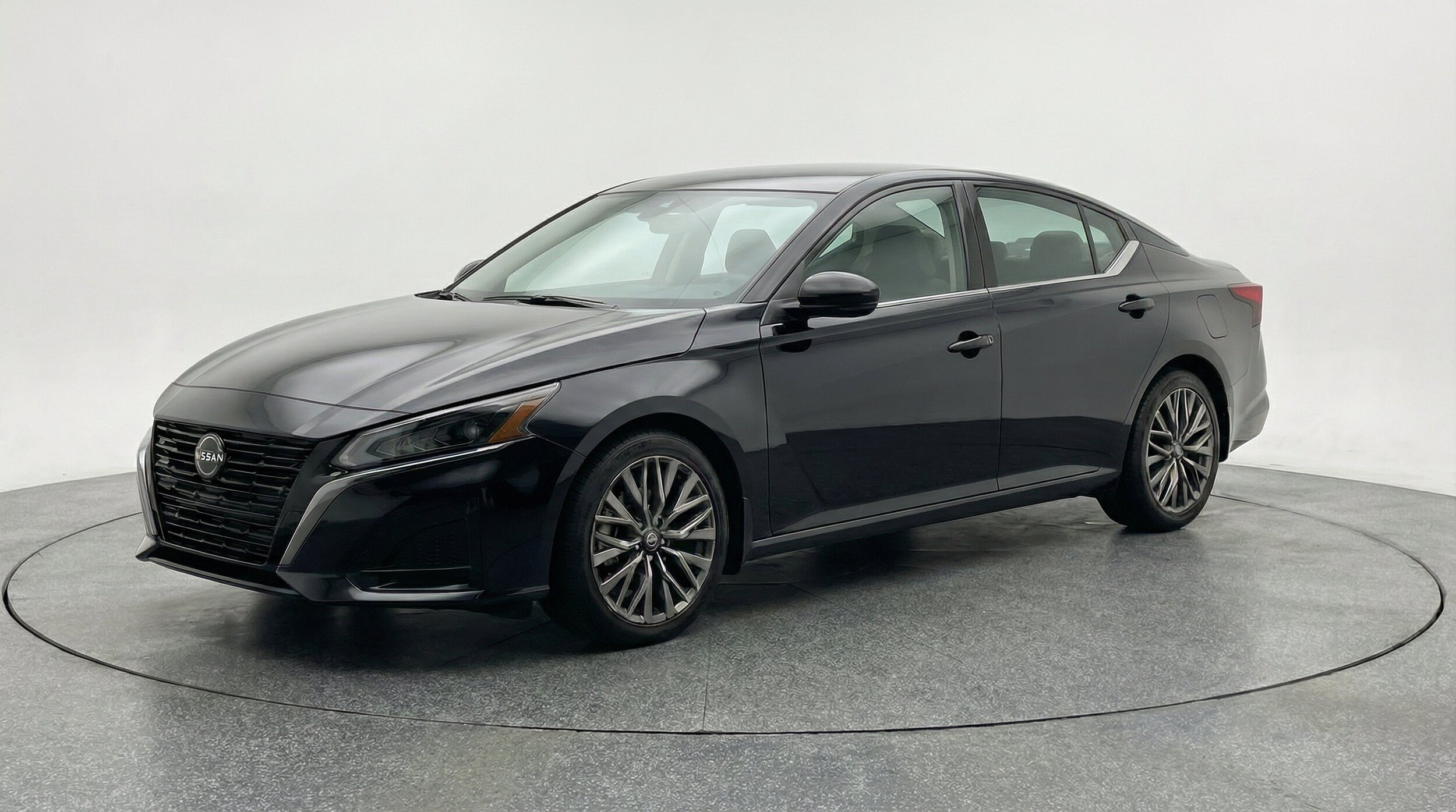 Thumbnail: 2025 Nissan Altima - 3