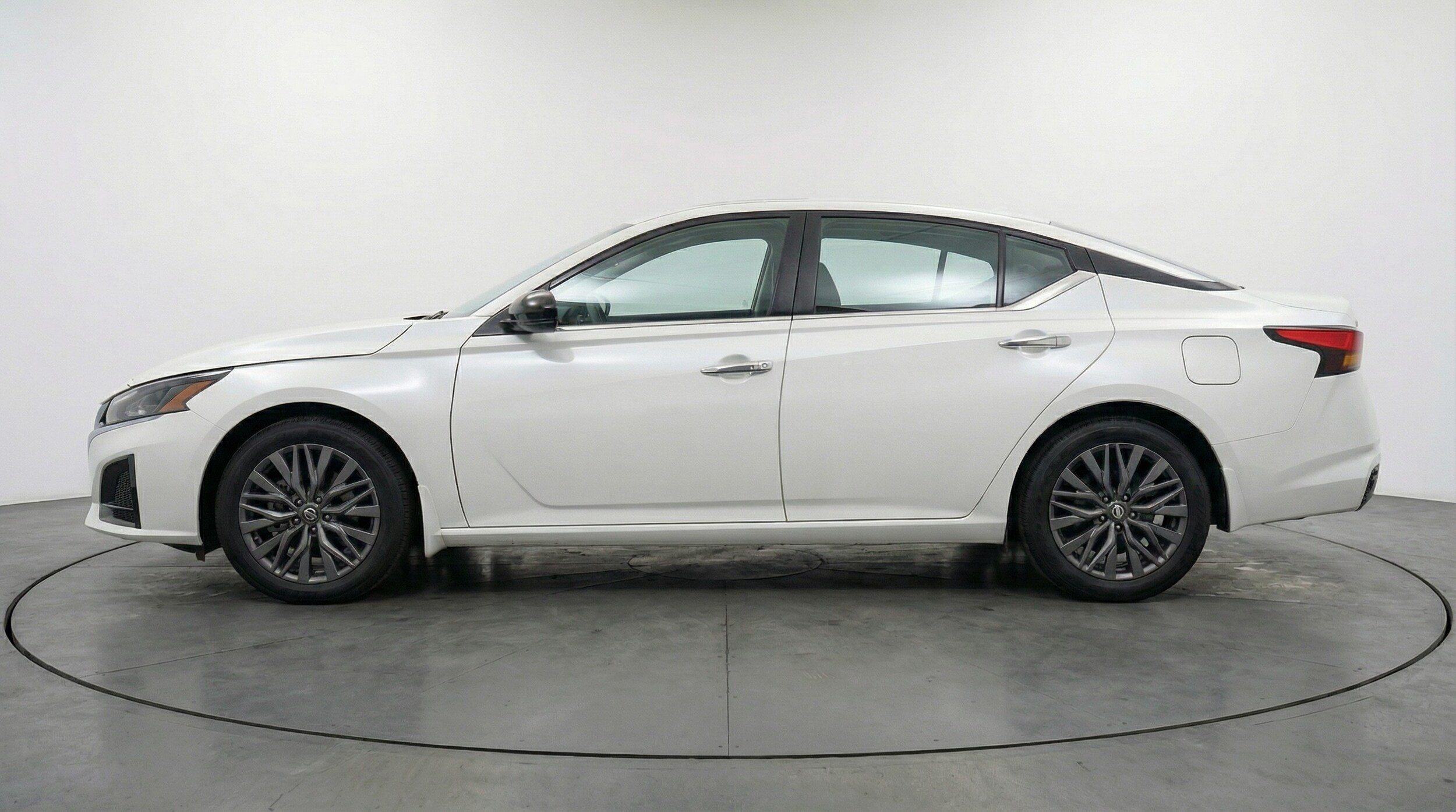 Thumbnail: 2025 Nissan Altima - 4