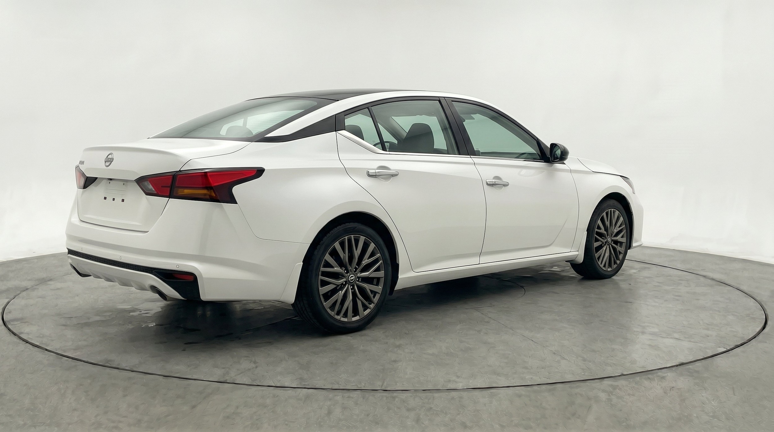 Thumbnail: 2025 Nissan Altima - 9