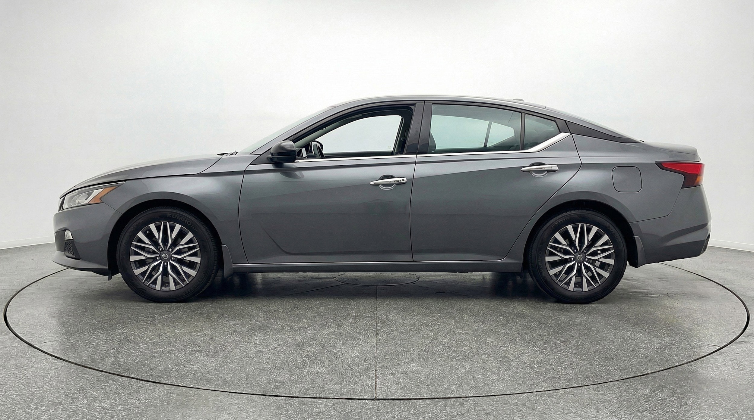 Thumbnail: 2025 Nissan Altima - 5