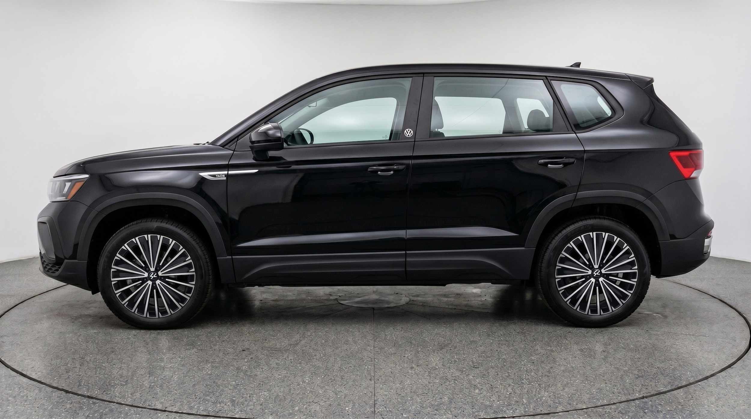Thumbnail: 2026 Volkswagen Taos - 5