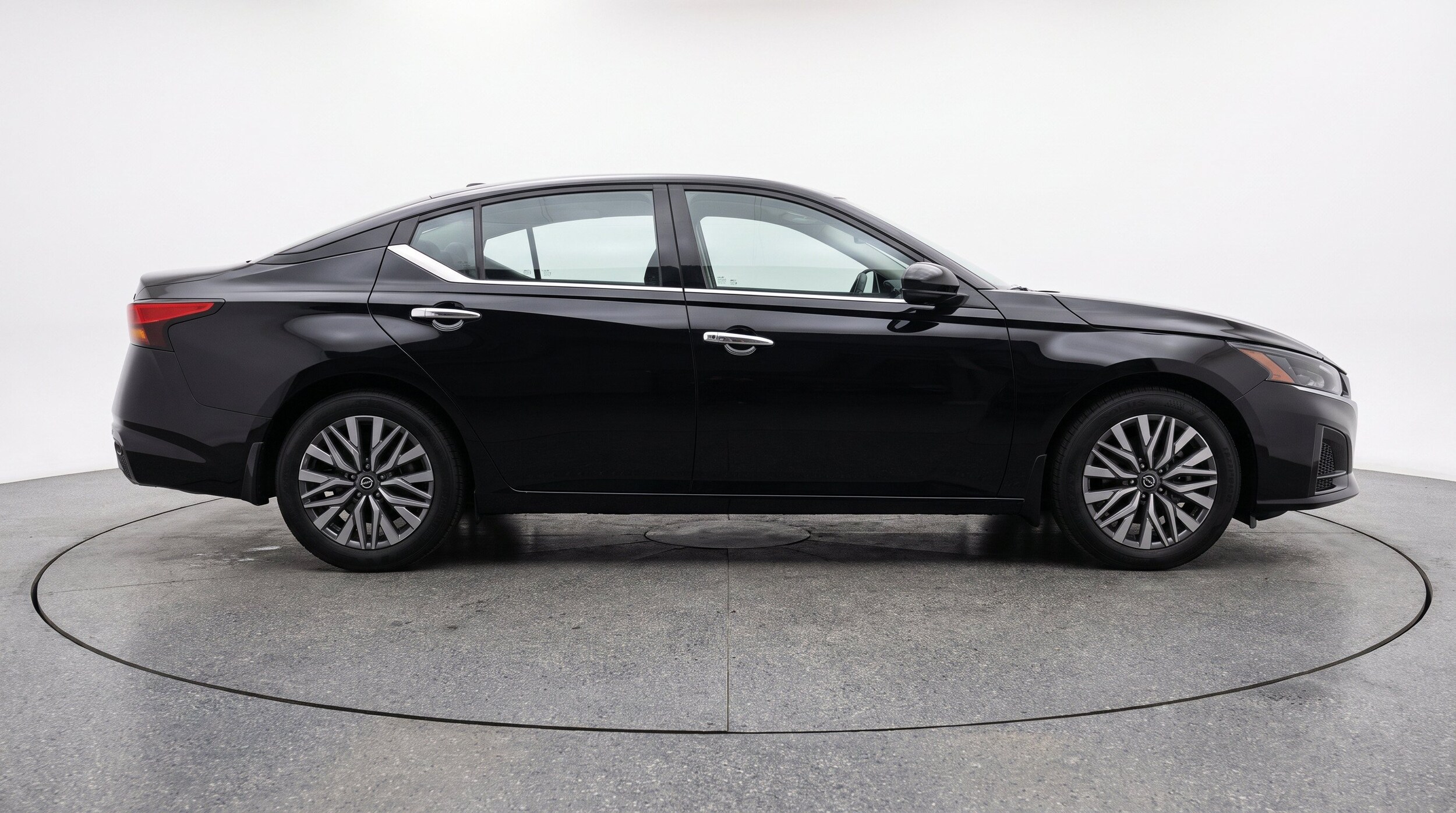 Thumbnail: 2025 Nissan Altima - 11