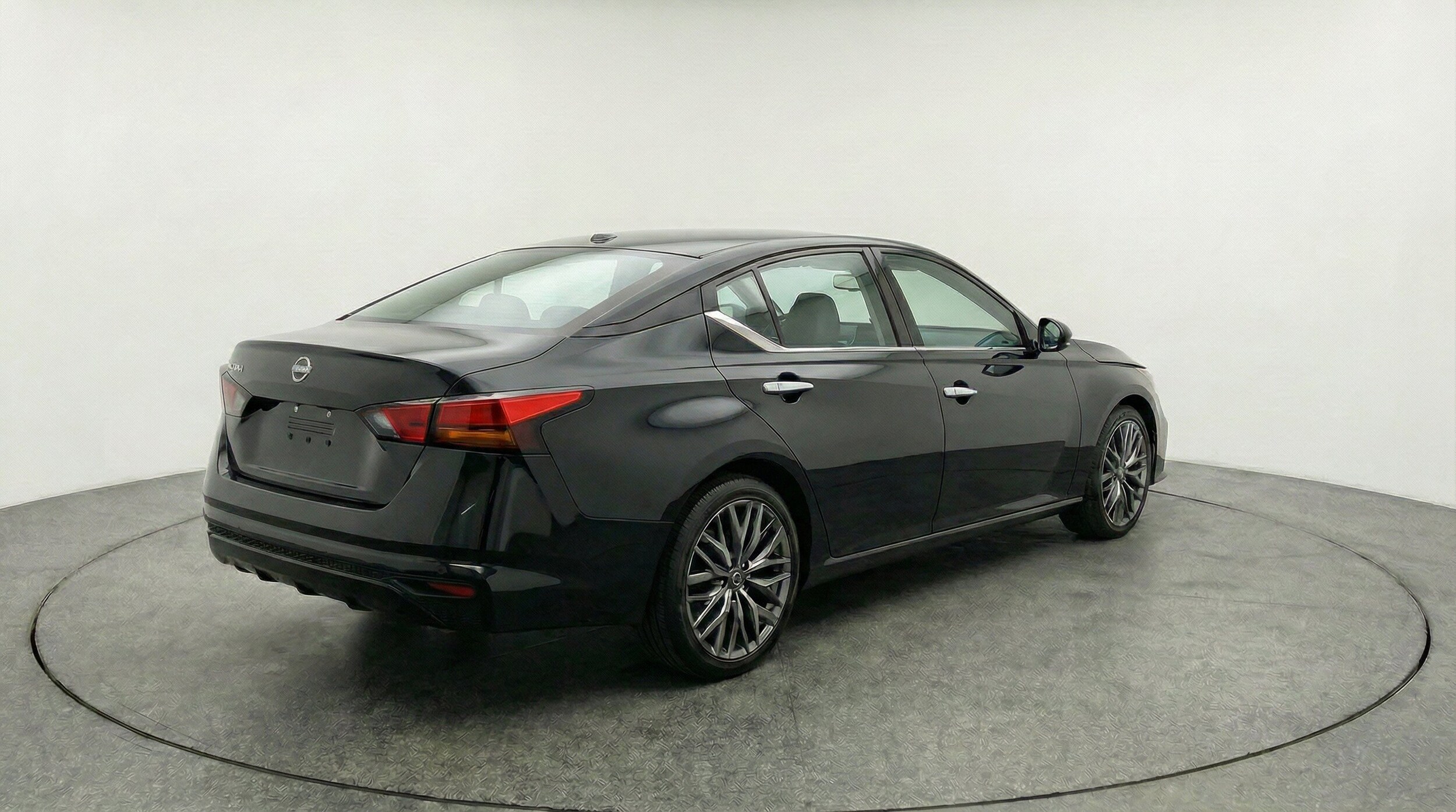 Thumbnail: 2025 Nissan Altima - 9