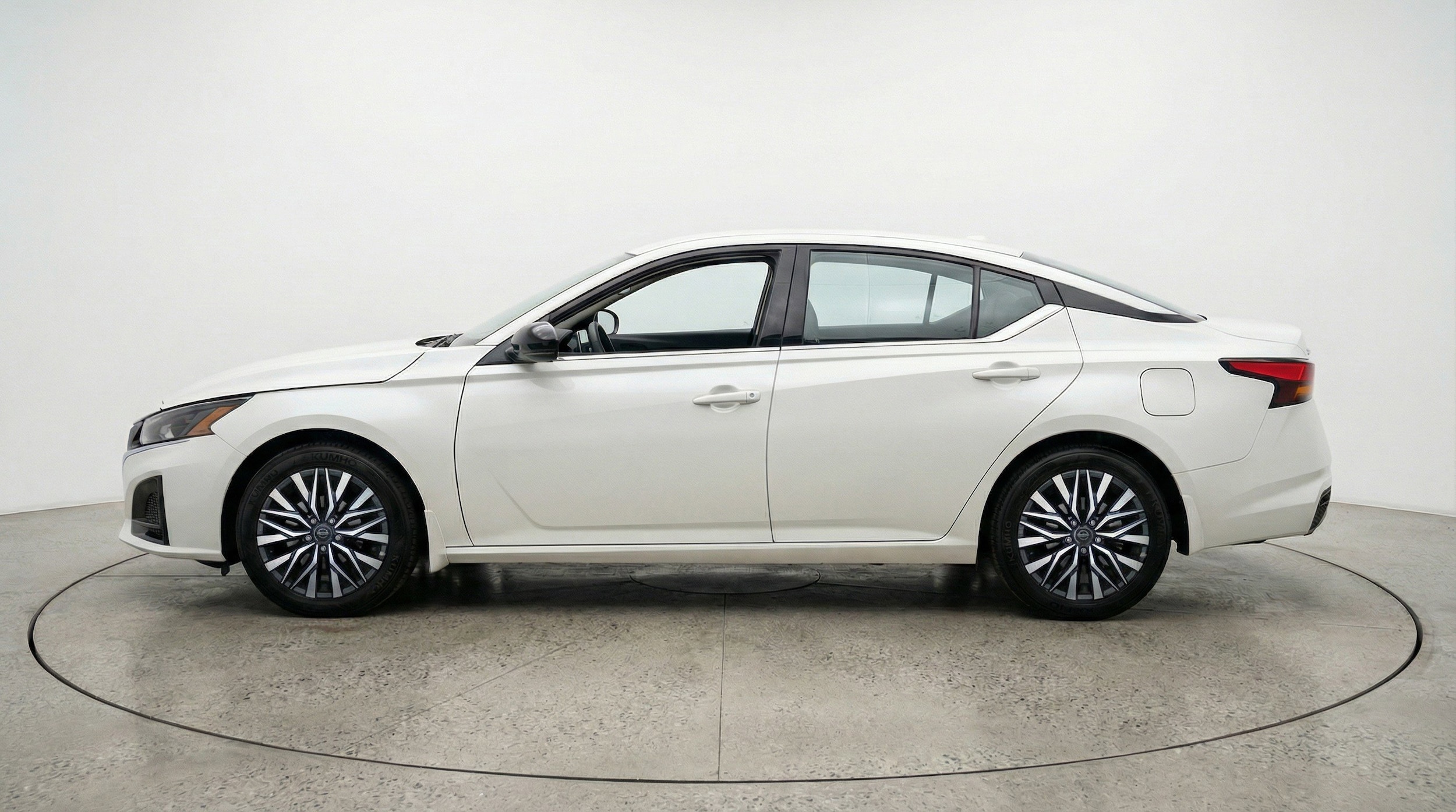 Thumbnail: 2025 Nissan Altima - 5