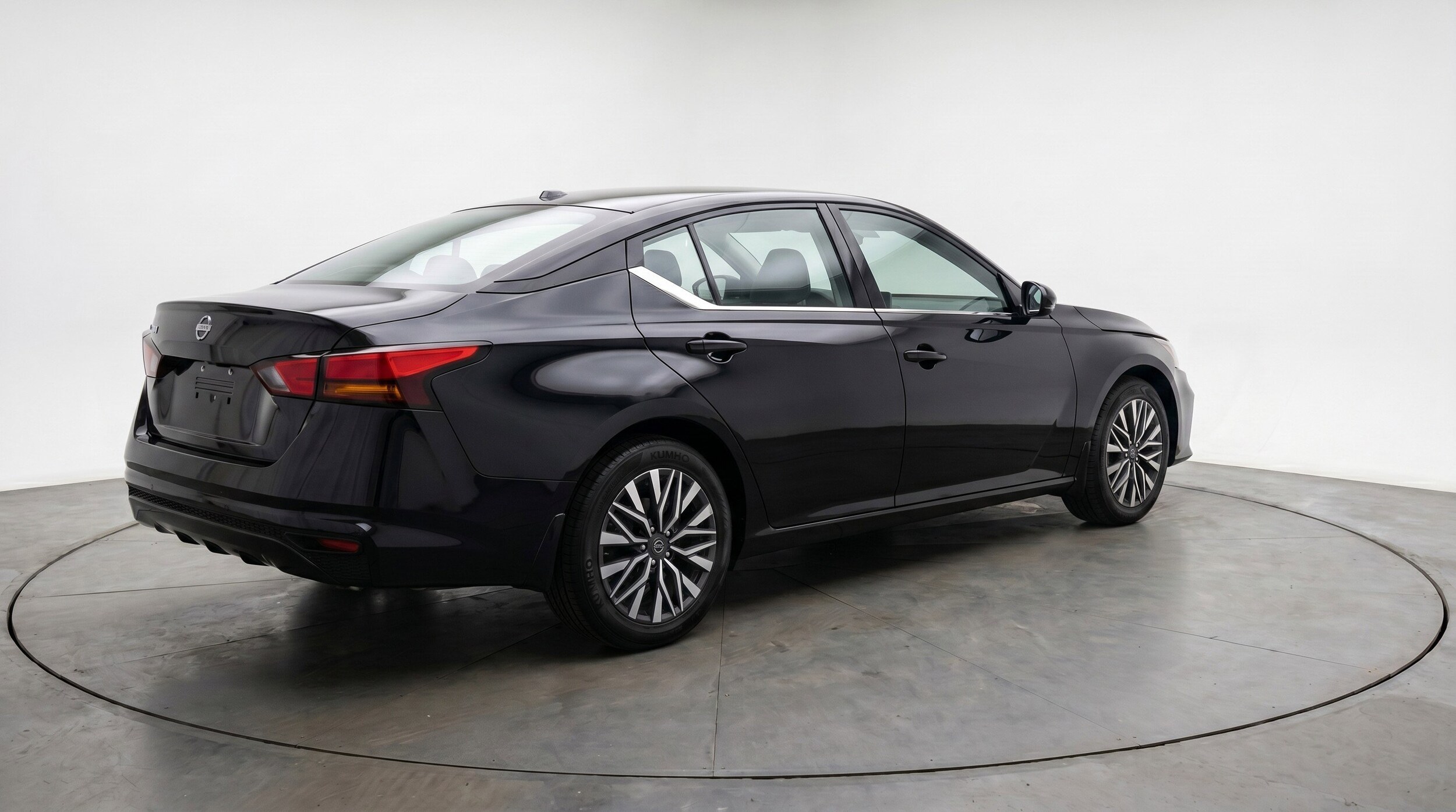 Thumbnail: 2025 Nissan Altima - 9