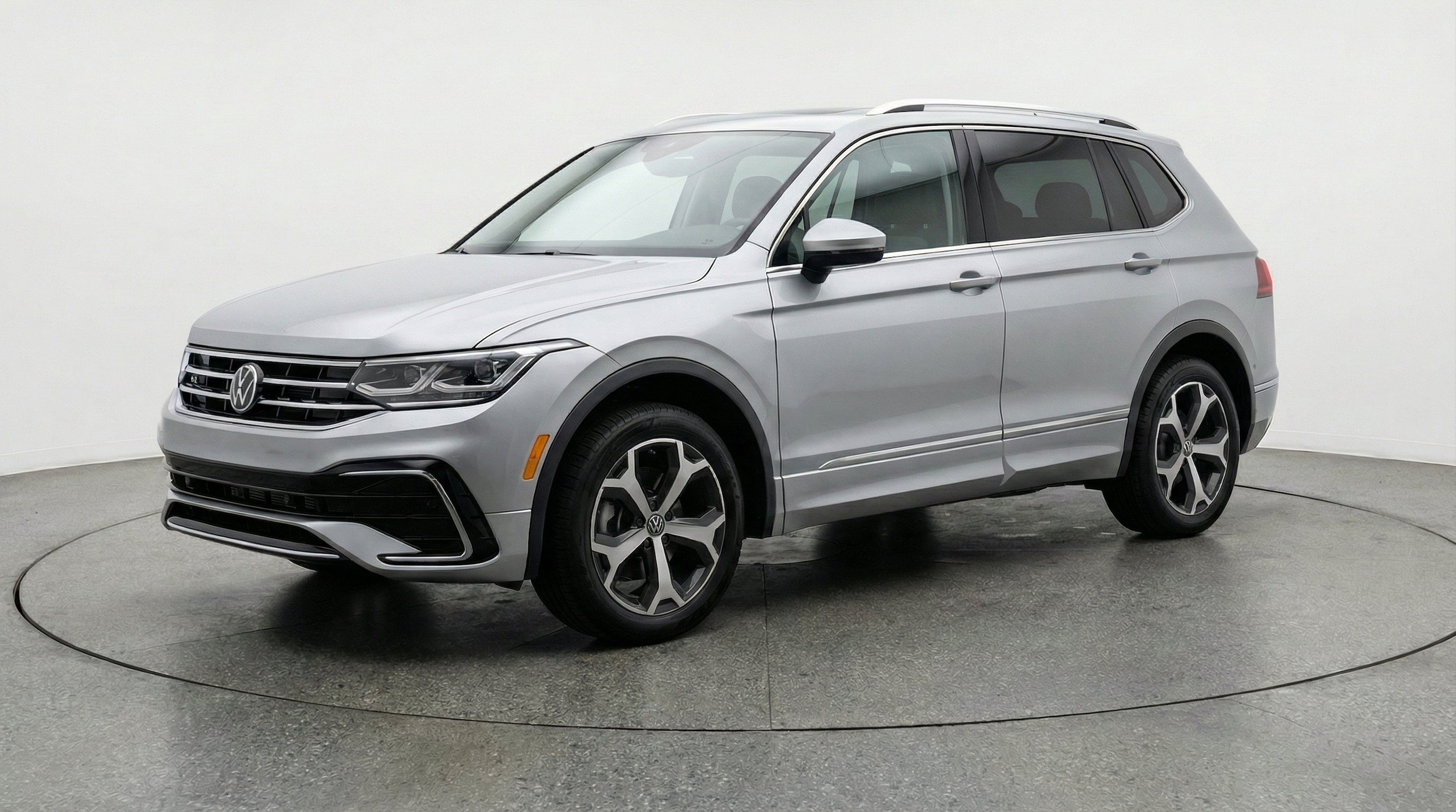 Thumbnail: 2026 Volkswagen Tiguan - 3