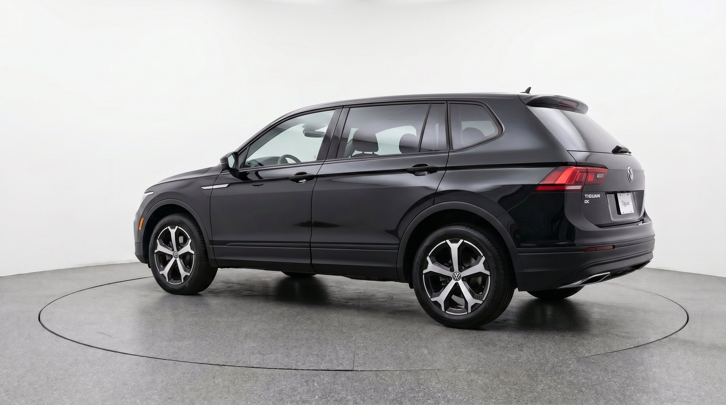 Thumbnail: 2026 Volkswagen Tiguan - 6