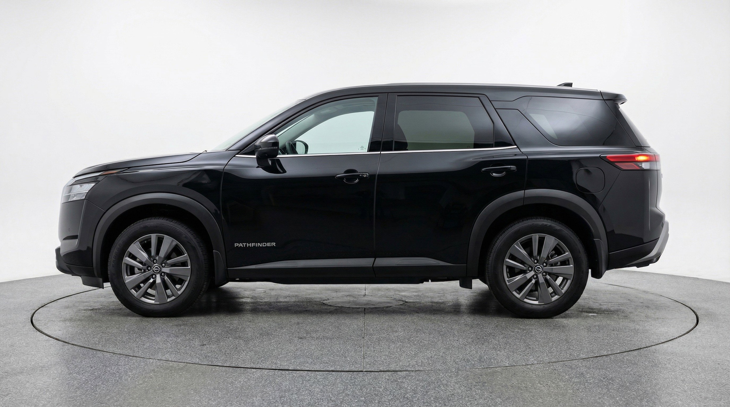 Thumbnail: 2025 Nissan Pathfinder - 5