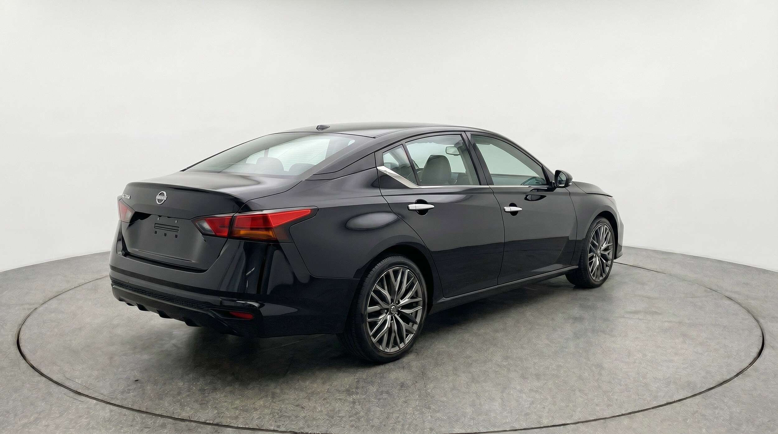 Thumbnail: 2025 Nissan Altima - 9