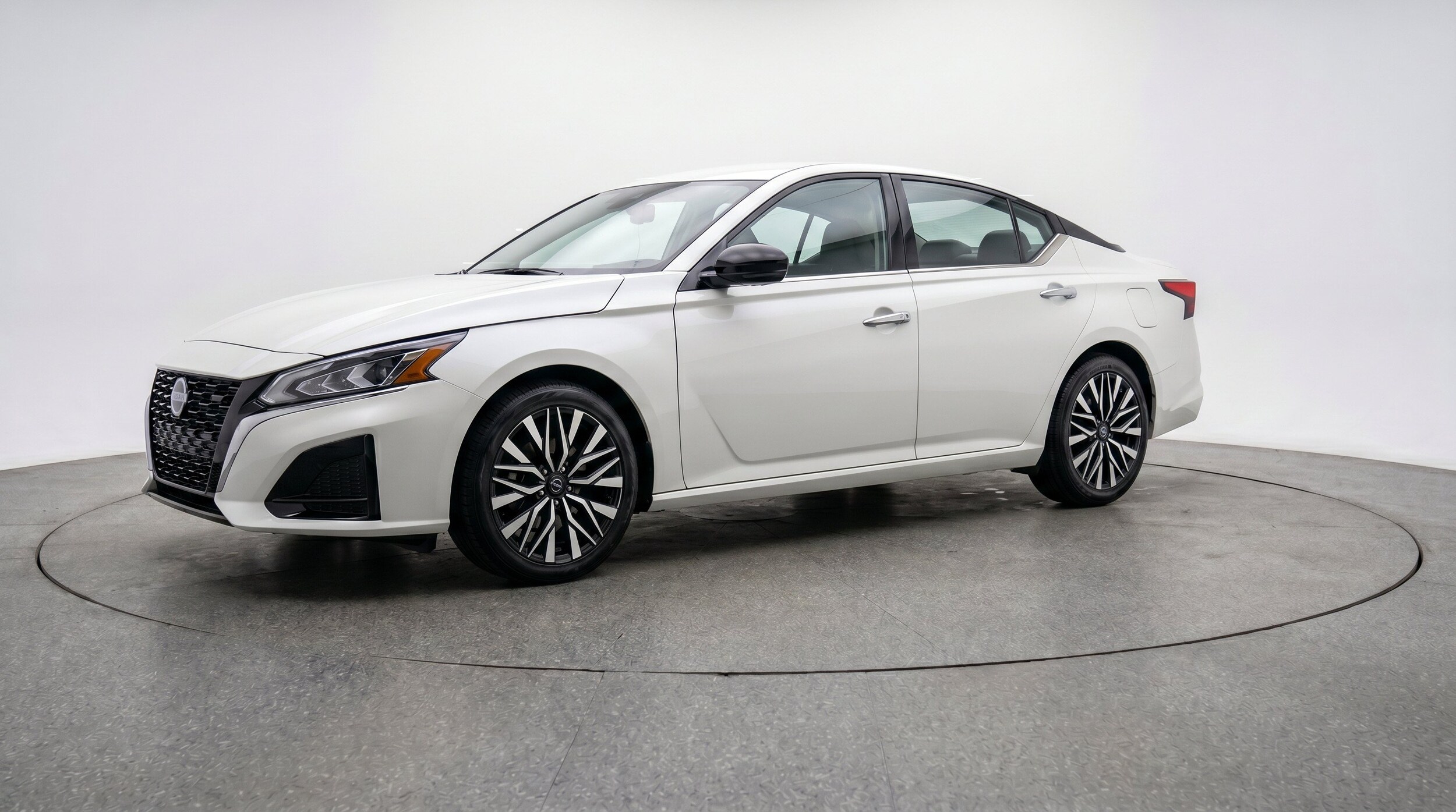 Thumbnail: 2025 Nissan Altima - 3