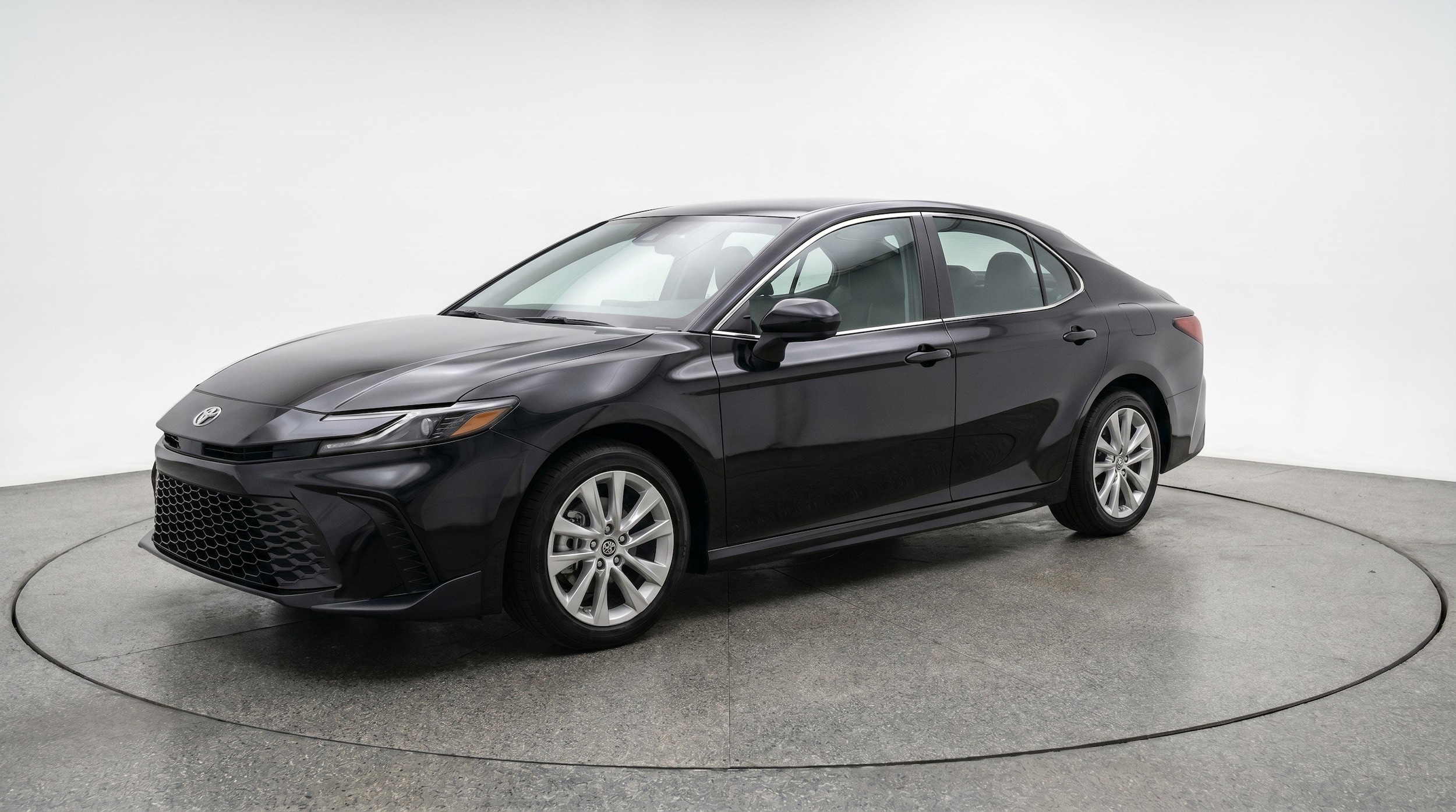 Thumbnail: 2025 Toyota Camry - 3