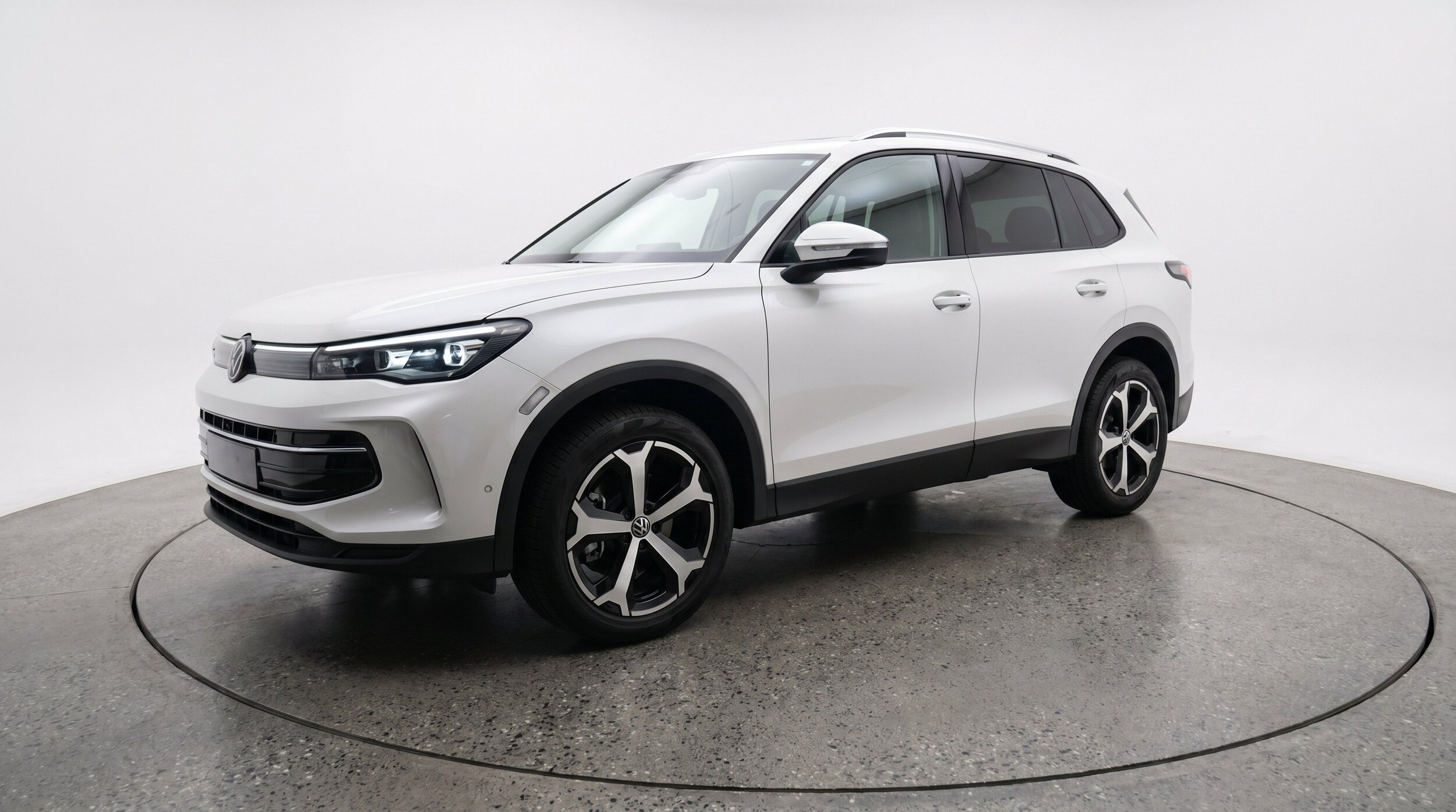 Thumbnail: 2026 Volkswagen Tiguan - 3