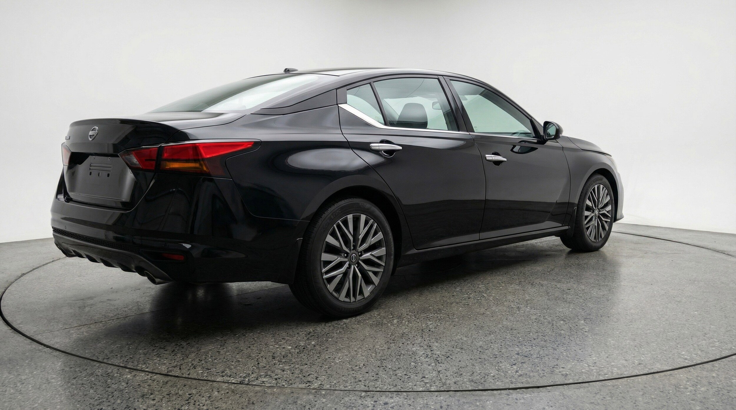 Thumbnail: 2025 Nissan Altima - 9