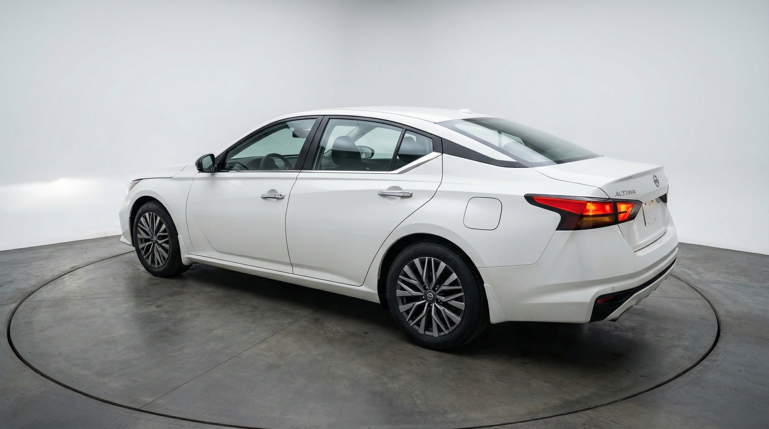 Thumbnail: 2025 Nissan Altima - 6