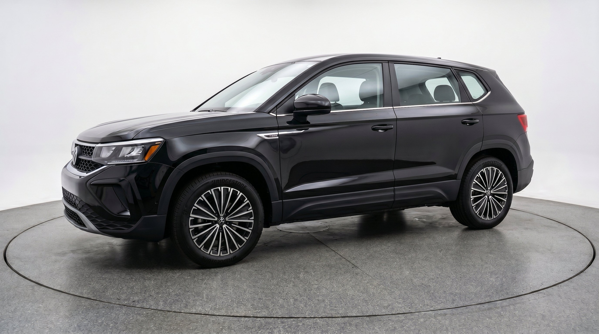 Thumbnail: 2026 Volkswagen Taos - 3