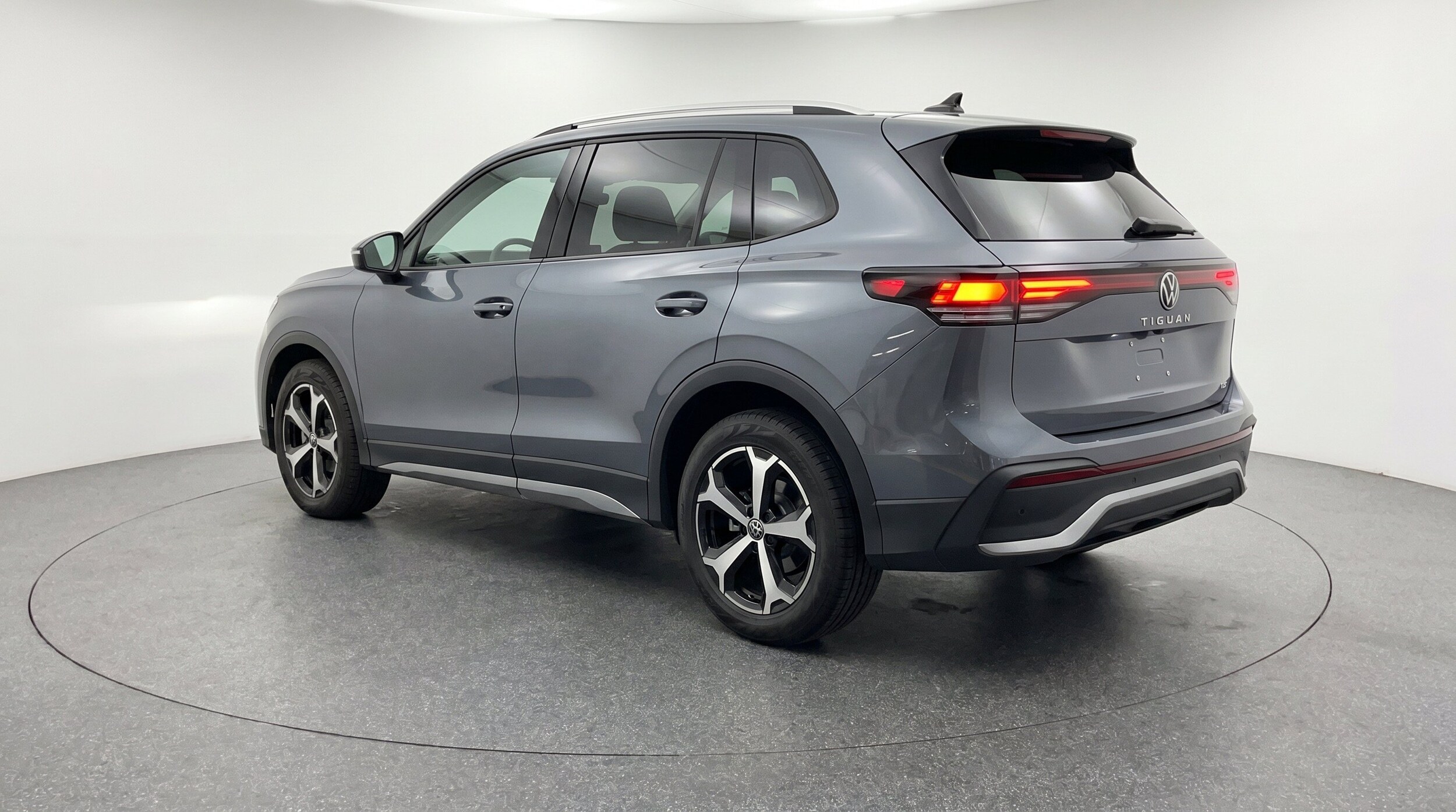 Thumbnail: 2026 Volkswagen Tiguan - 6