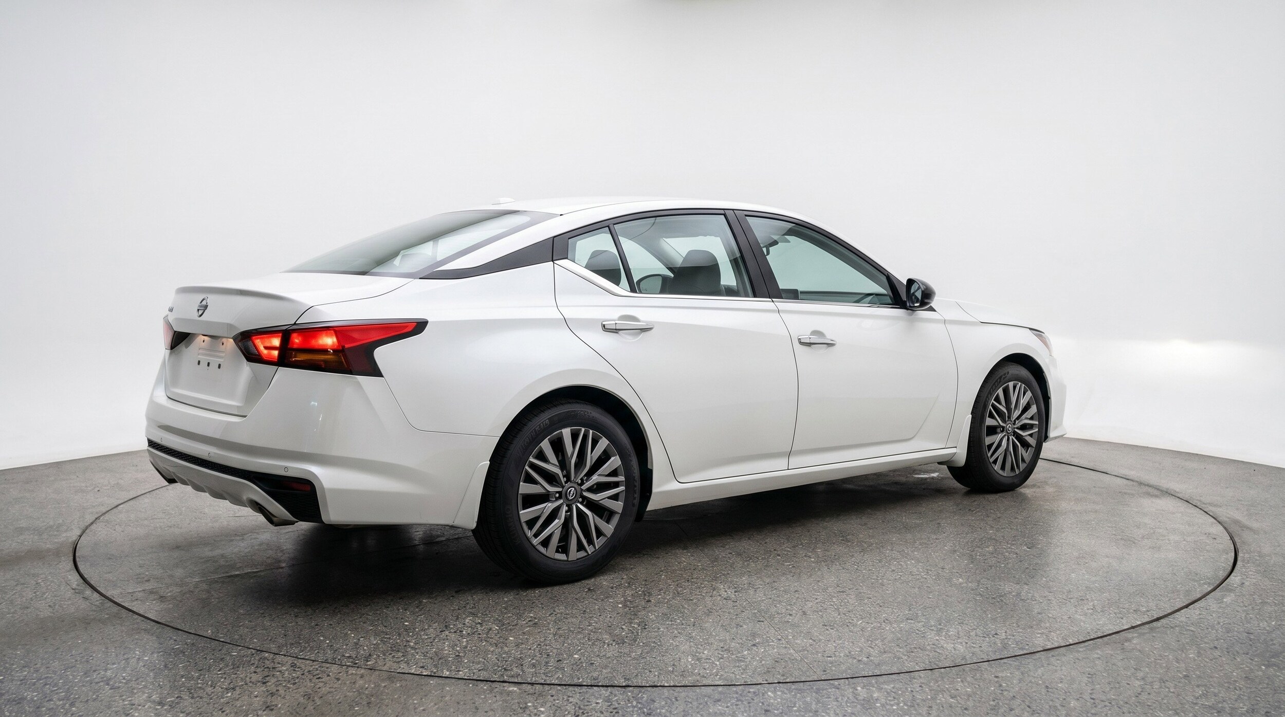 Thumbnail: 2025 Nissan Altima - 9
