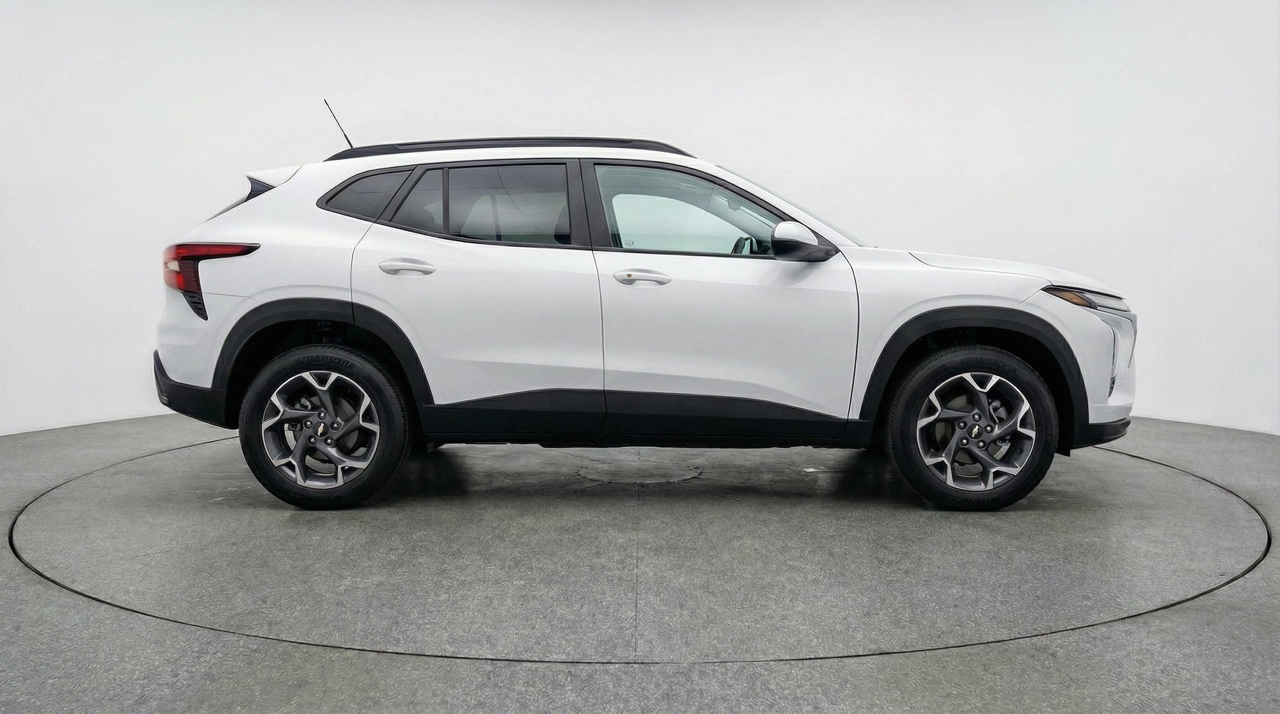 Thumbnail: 2025 Chevrolet Trax - 8