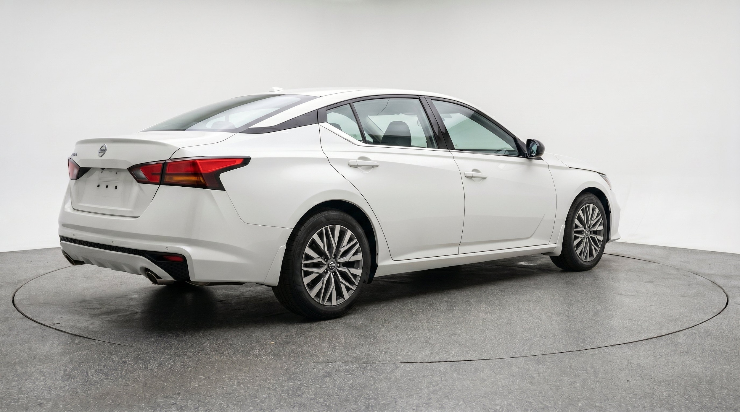 Thumbnail: 2025 Nissan Altima - 9
