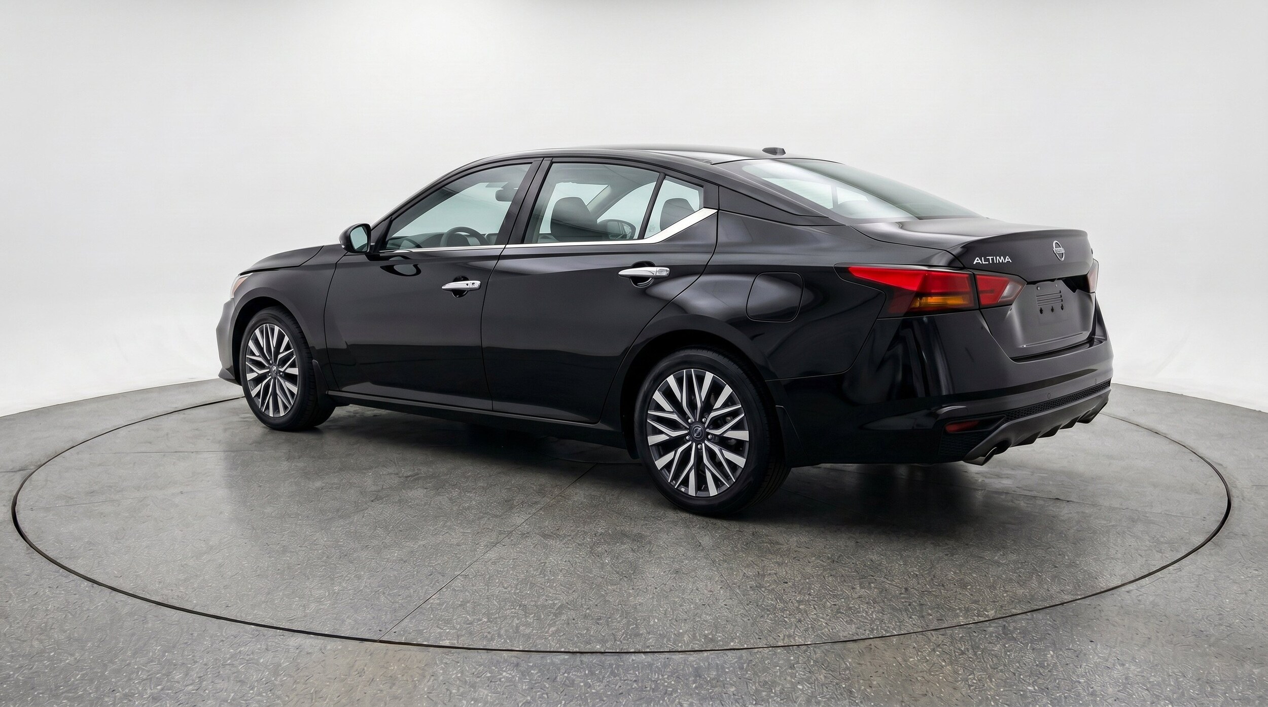 Thumbnail: 2025 Nissan Altima - 6