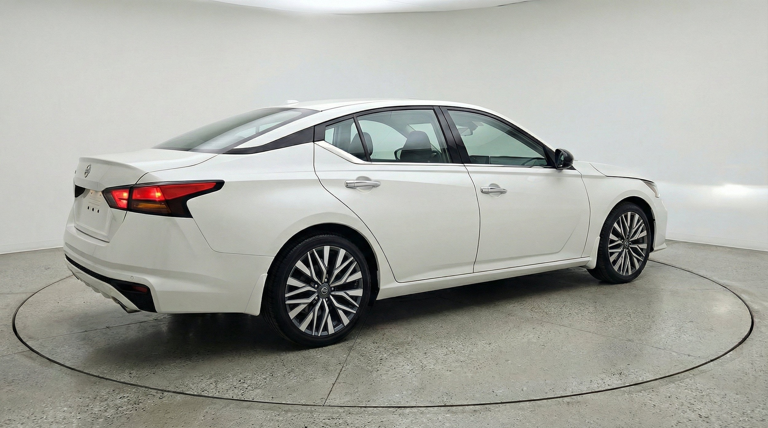 Thumbnail: 2025 Nissan Altima - 9