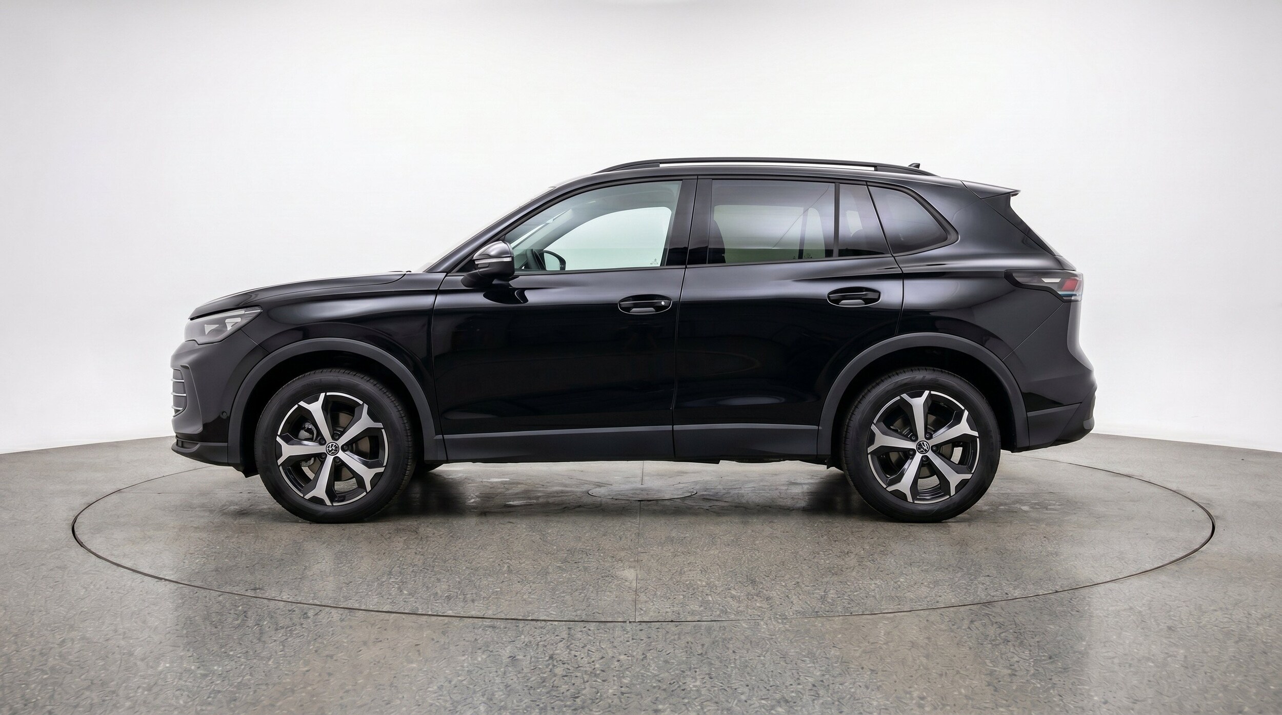 Thumbnail: 2026 Volkswagen Tiguan - 5
