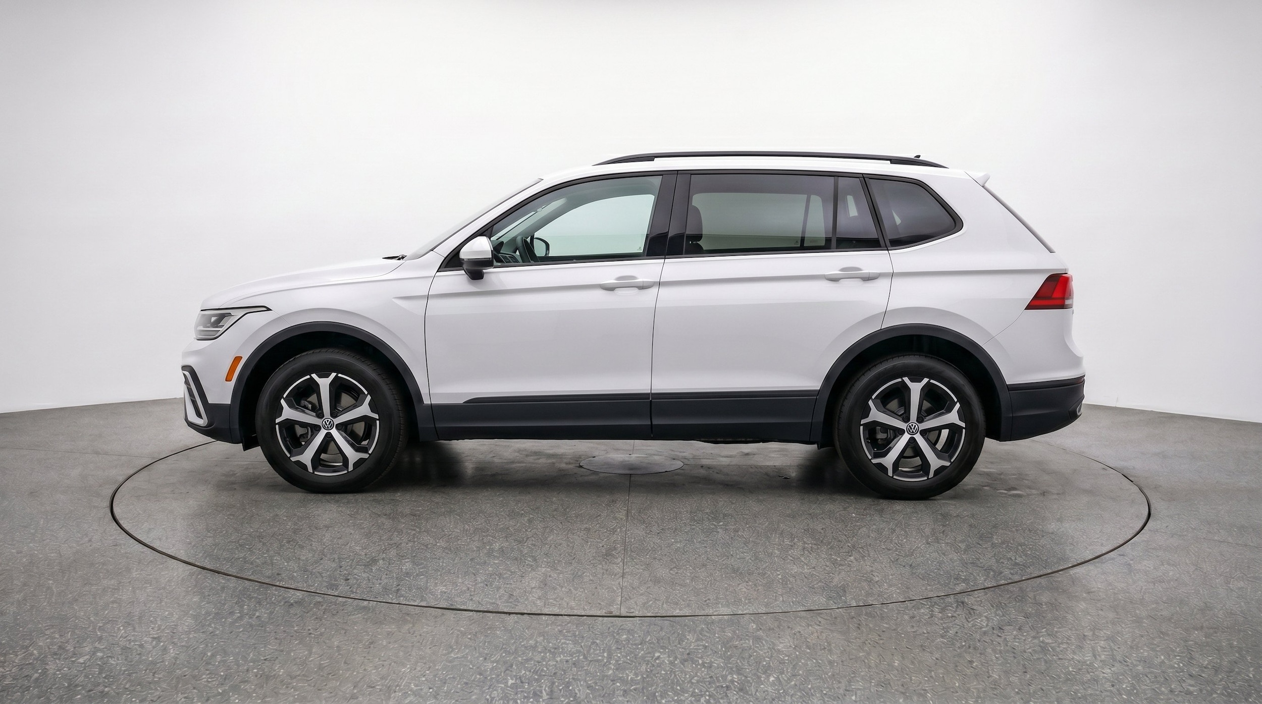 Thumbnail: 2026 Volkswagen Tiguan - 5