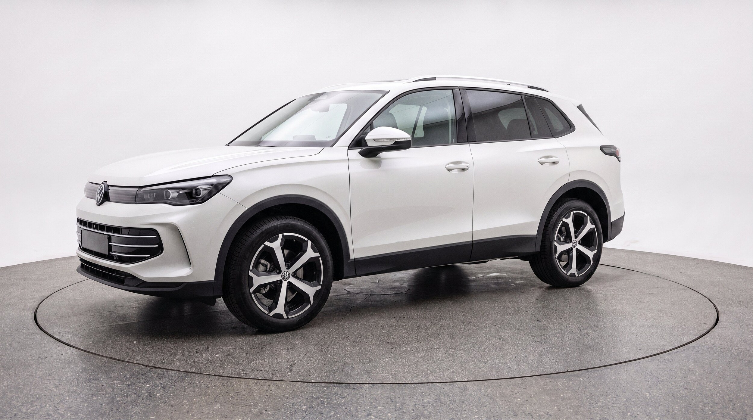 Thumbnail: 2026 Volkswagen Tiguan - 3