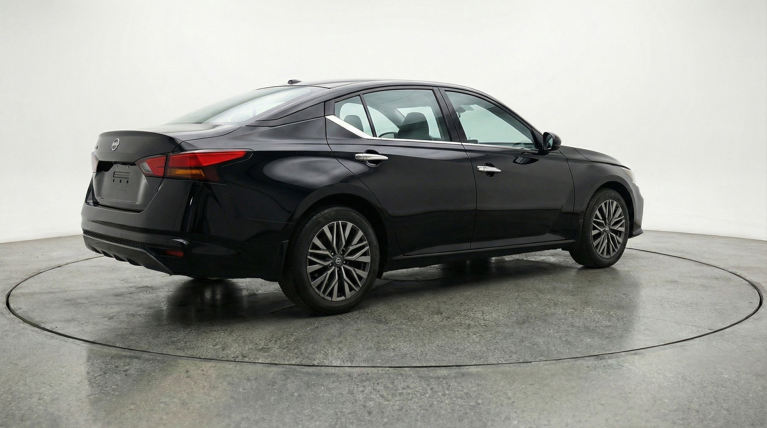 Thumbnail: 2025 Nissan Altima - 9