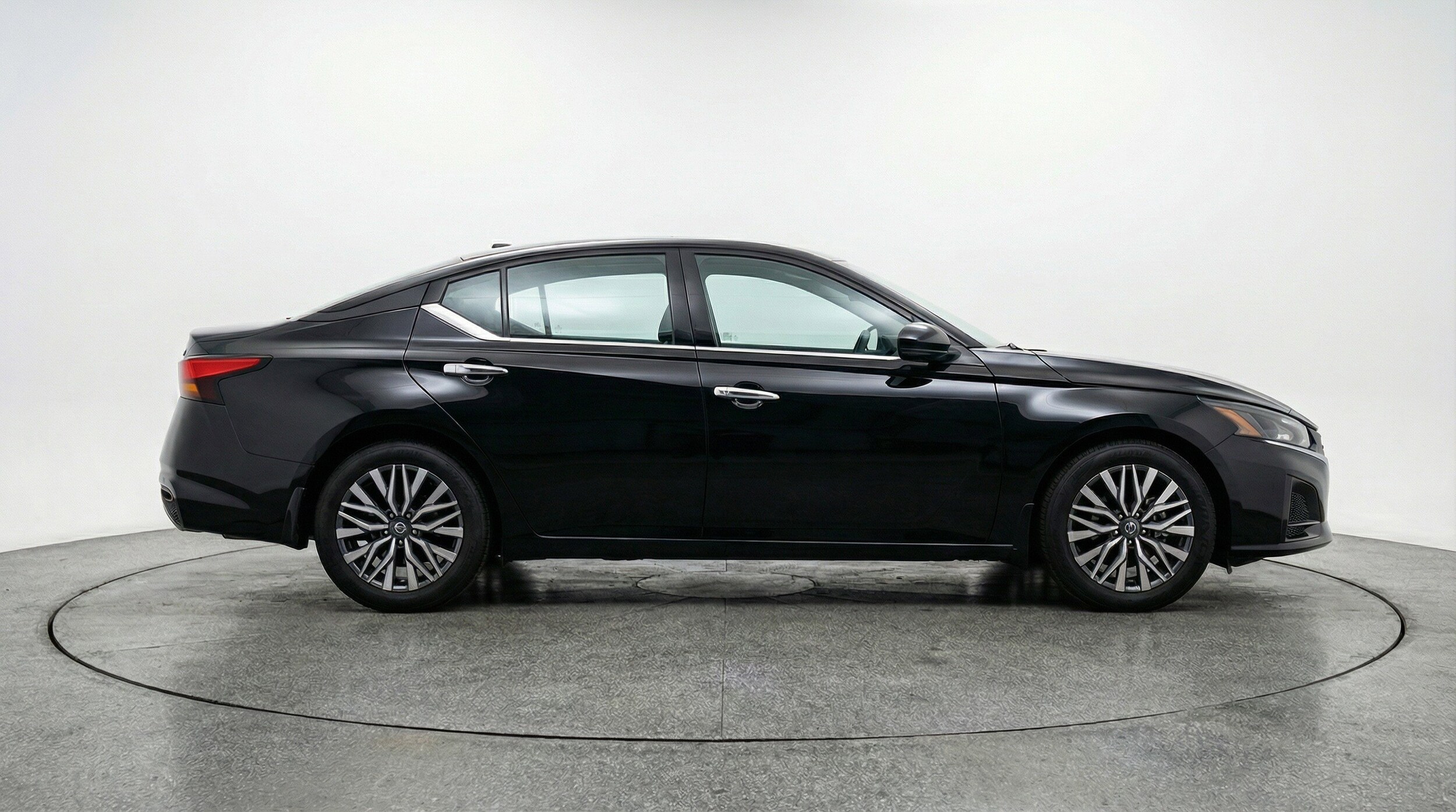 Thumbnail: 2025 Nissan Altima - 11