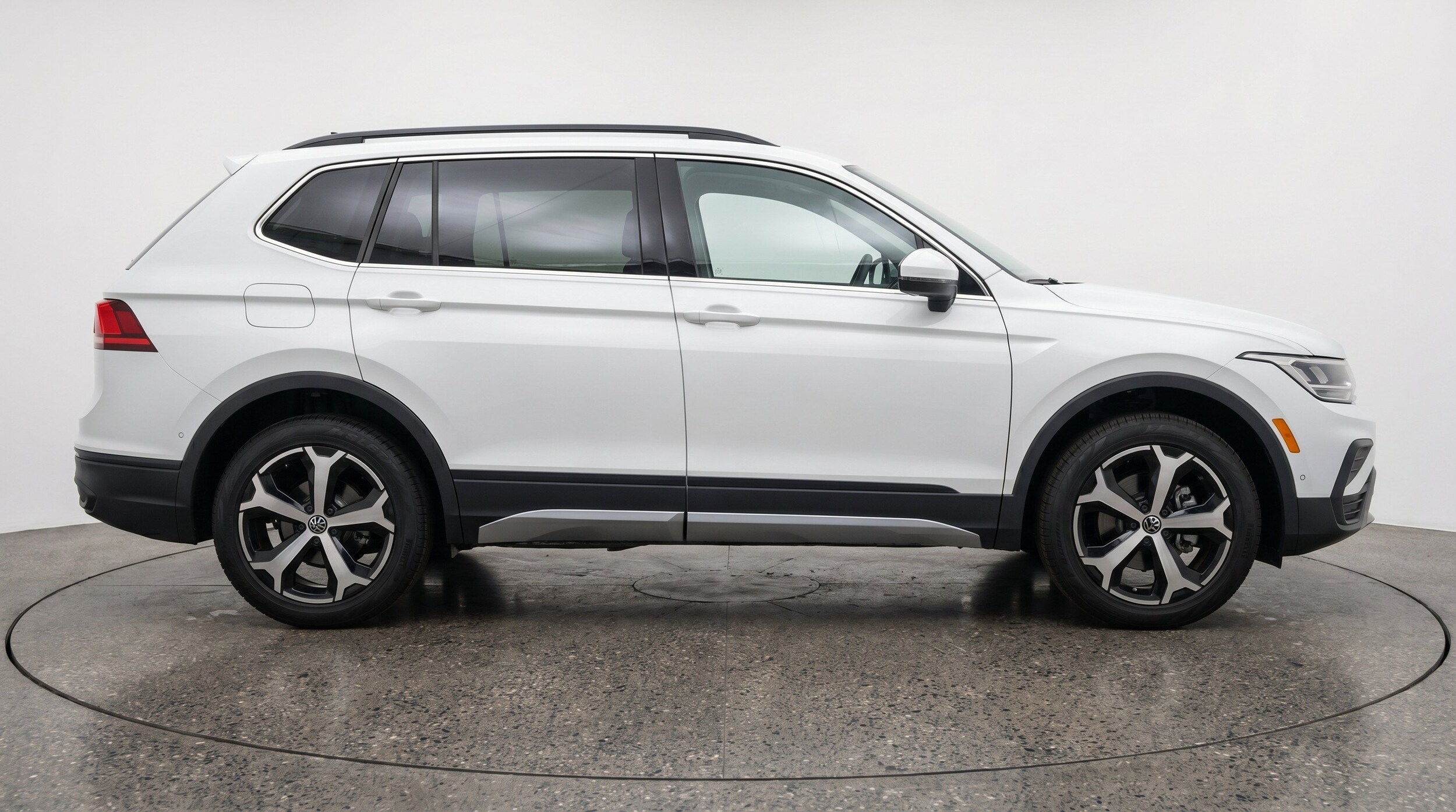 Thumbnail: 2026 Volkswagen Tiguan - 11