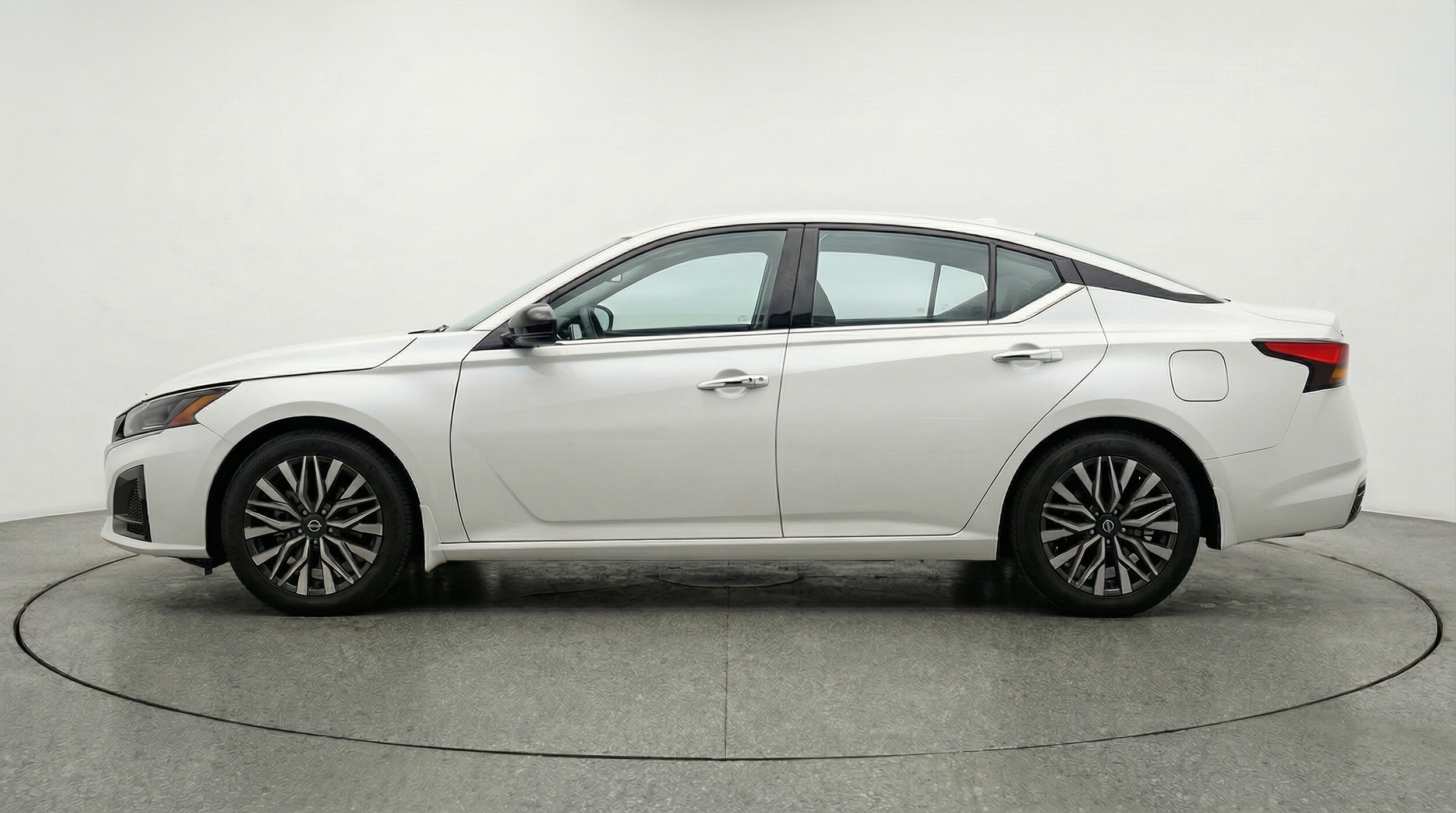 Thumbnail: 2025 Nissan Altima - 4