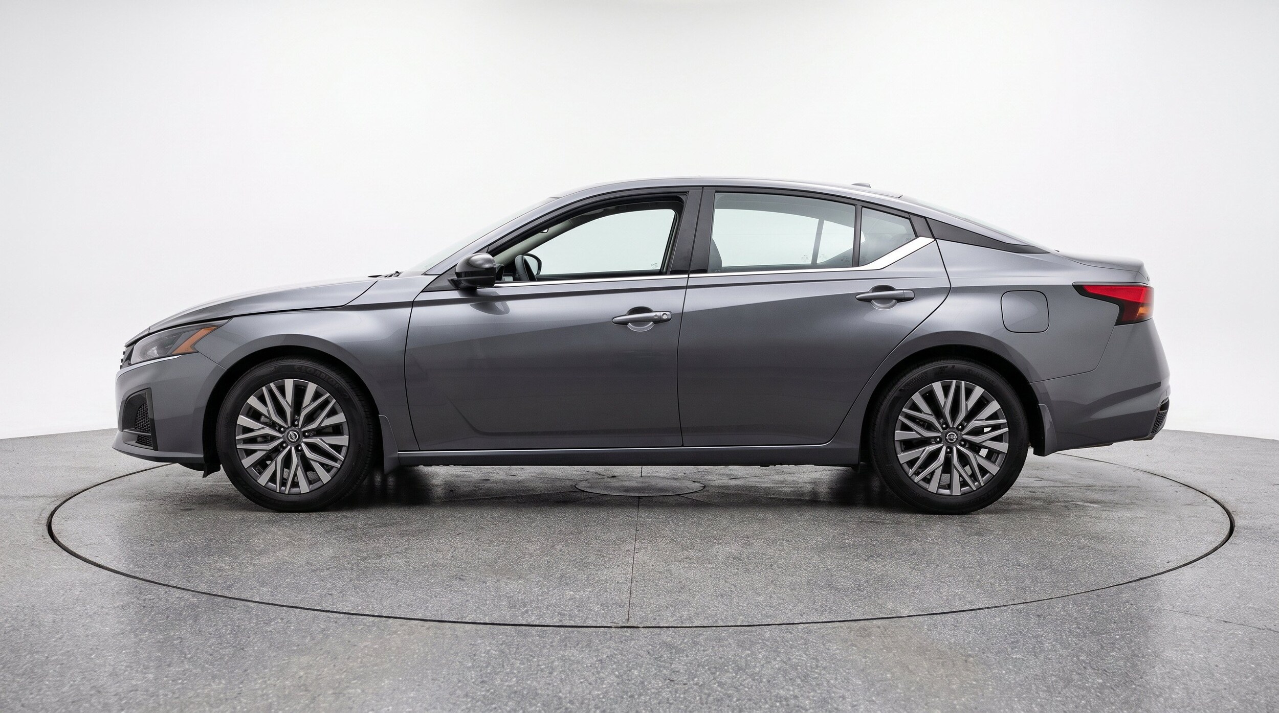 Thumbnail: 2025 Nissan Altima - 5