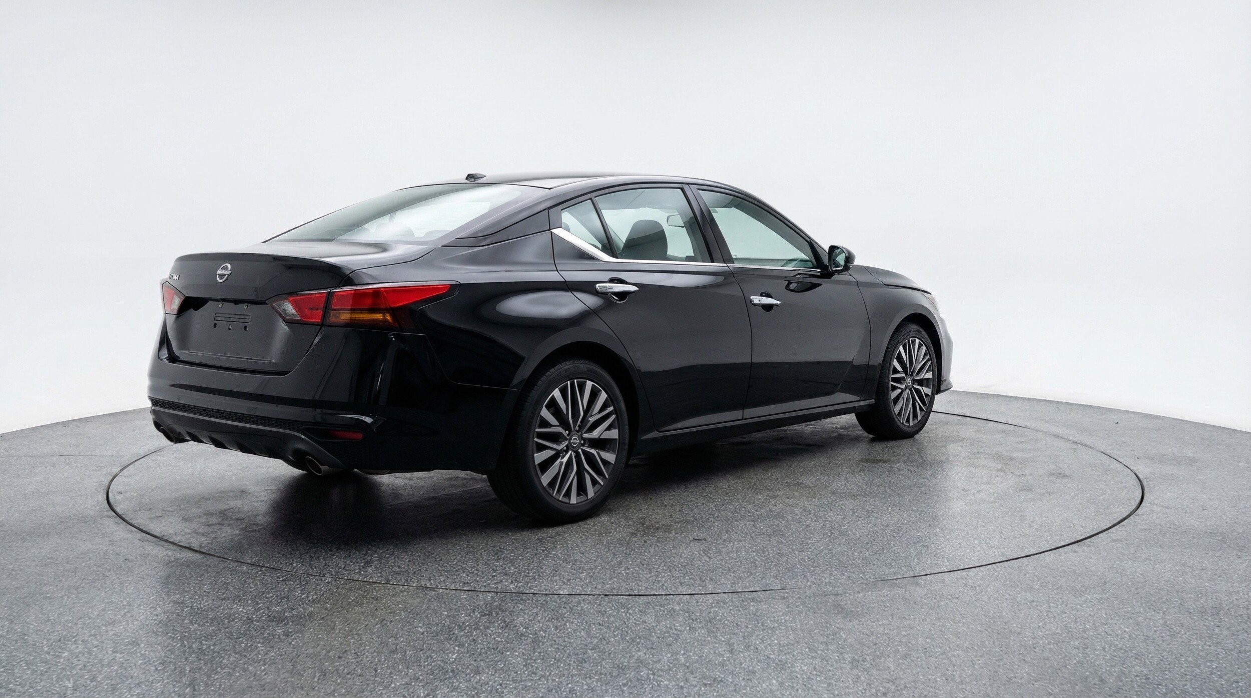 Thumbnail: 2025 Nissan Altima - 9