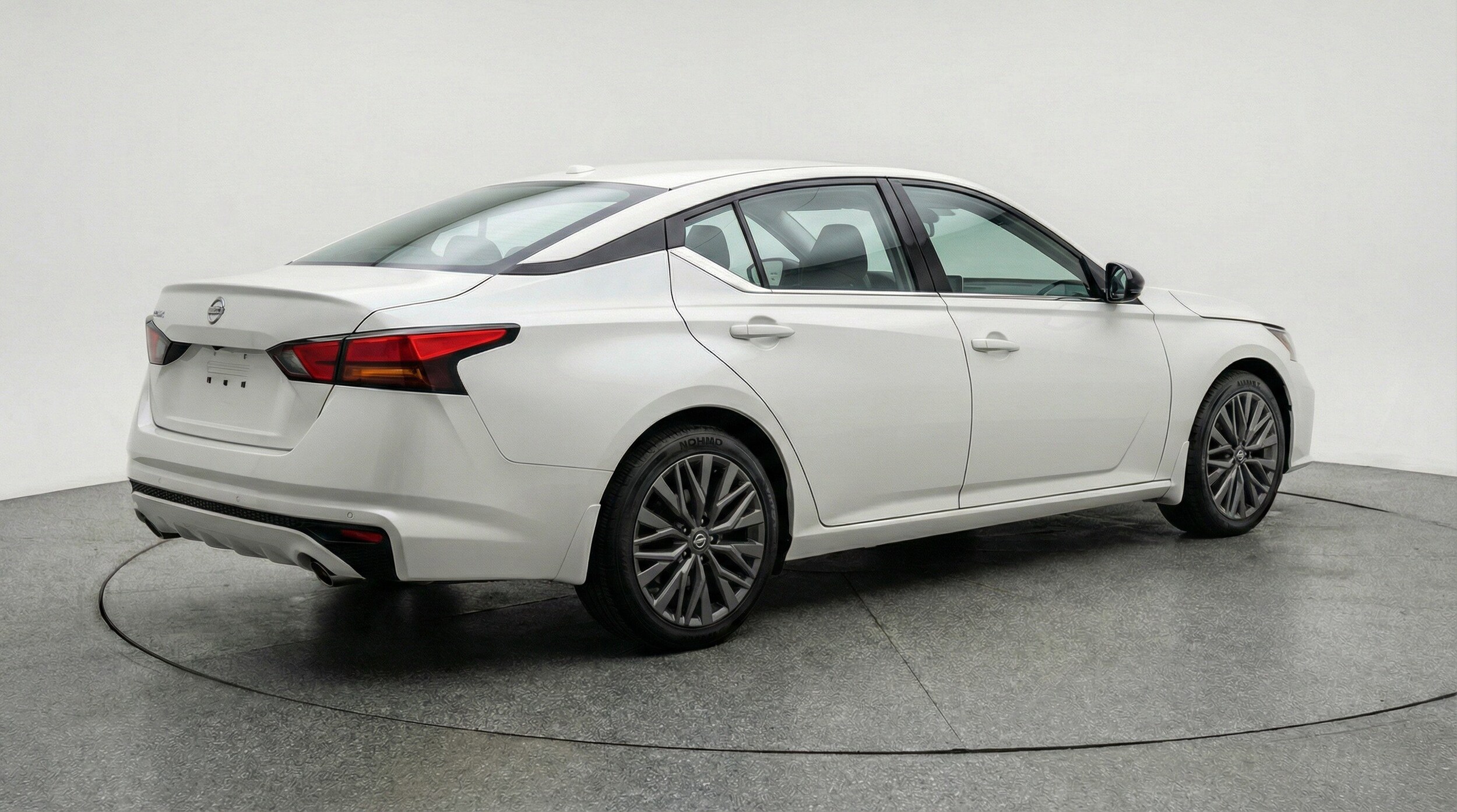 Thumbnail: 2025 Nissan Altima - 9