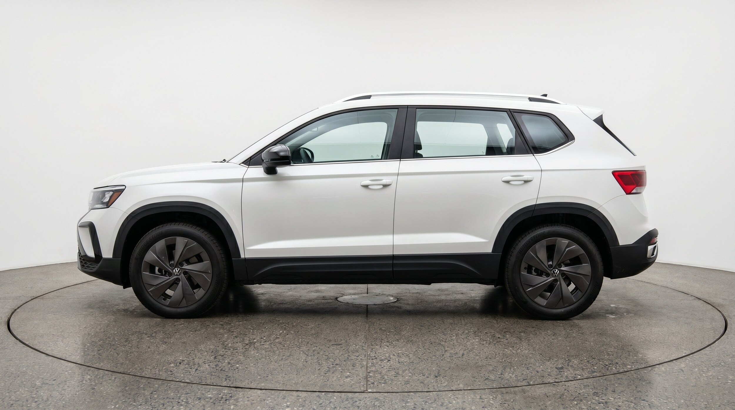 Thumbnail: 2026 Volkswagen Taos - 5