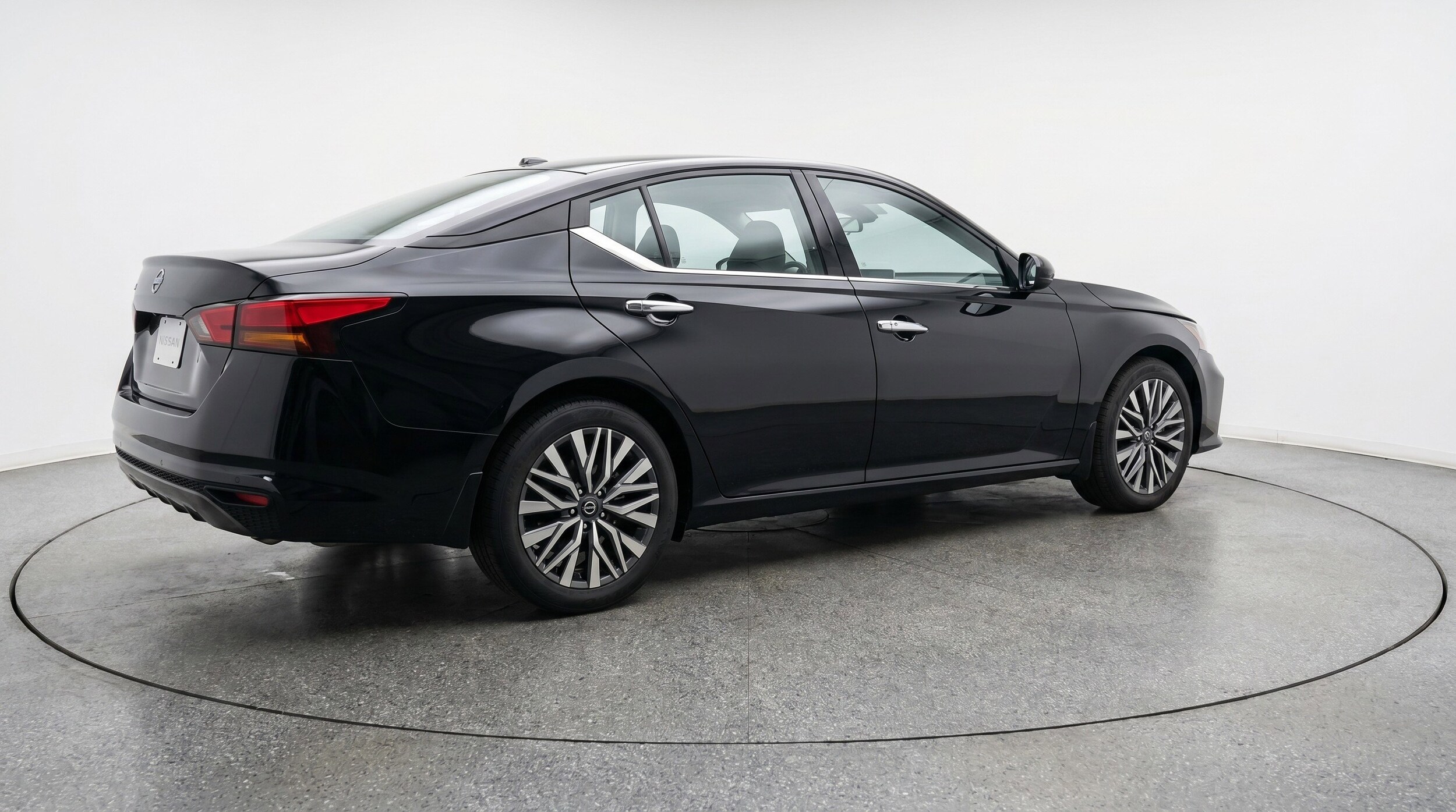 Thumbnail: 2025 Nissan Altima - 9