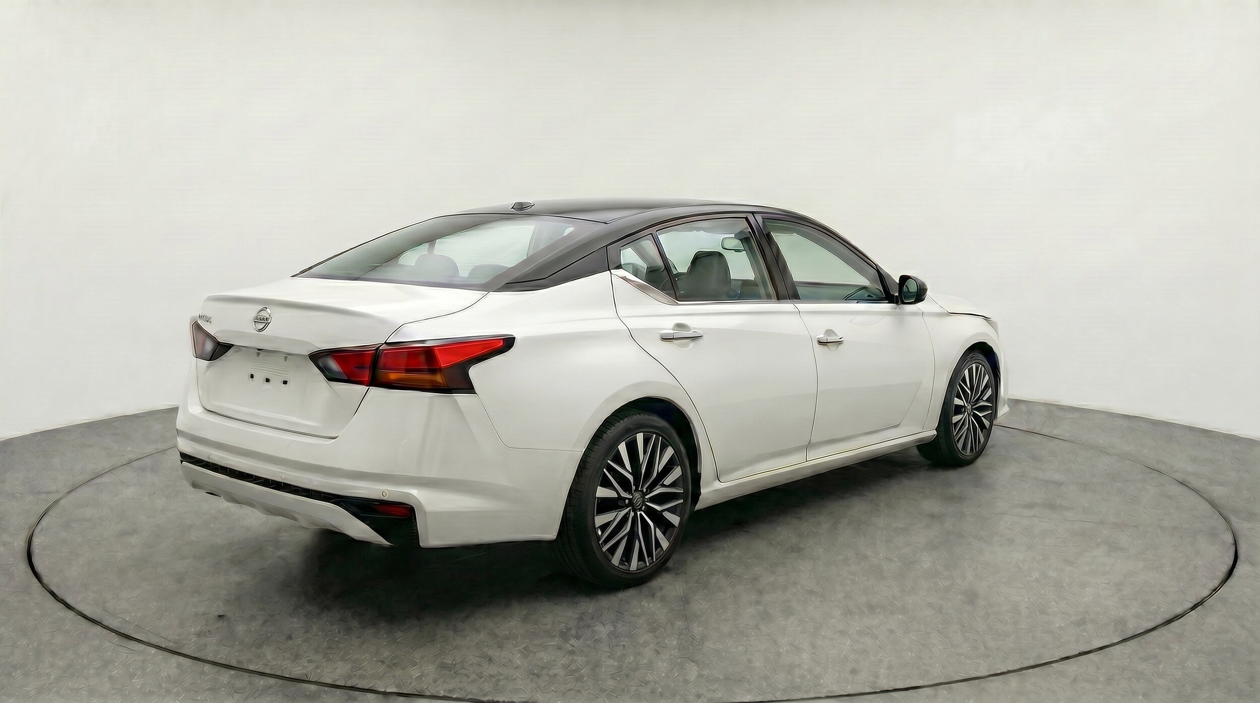 Thumbnail: 2025 Nissan Altima - 9