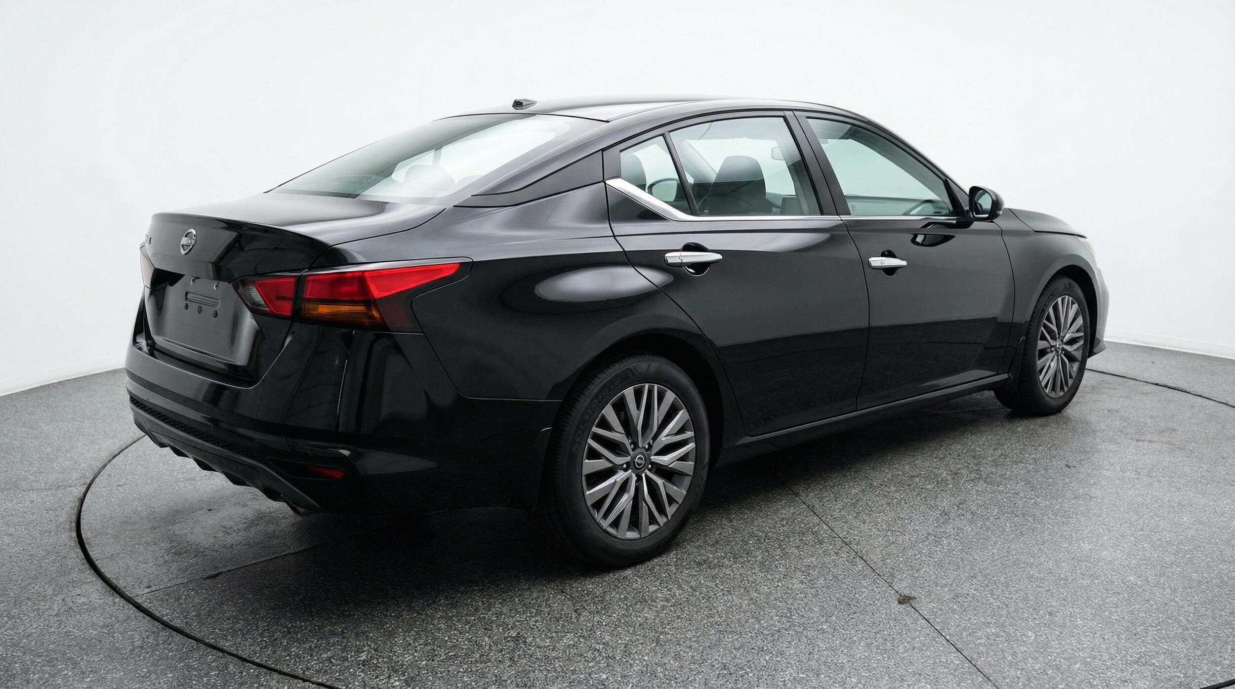 Thumbnail: 2025 Nissan Altima - 9