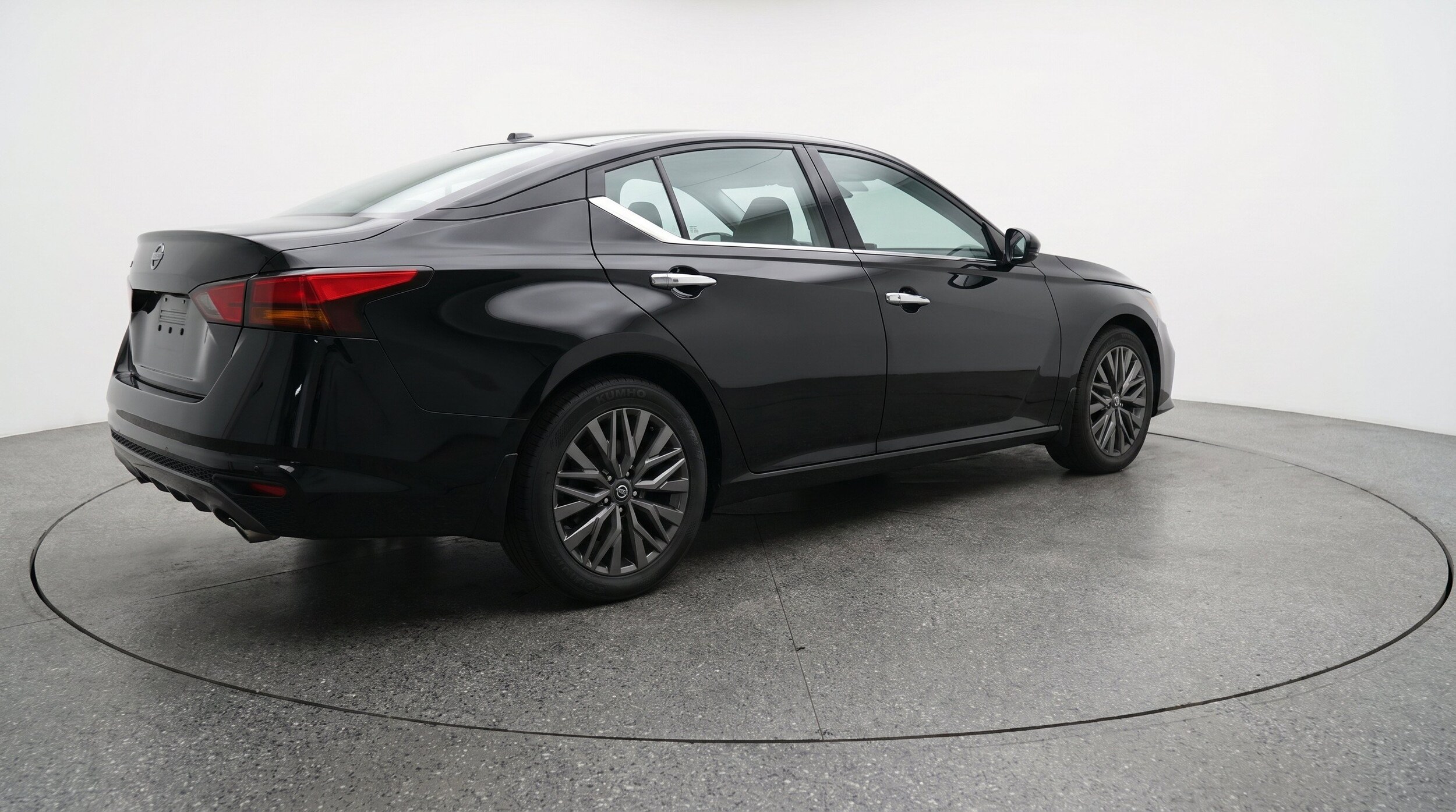 Thumbnail: 2025 Nissan Altima - 9