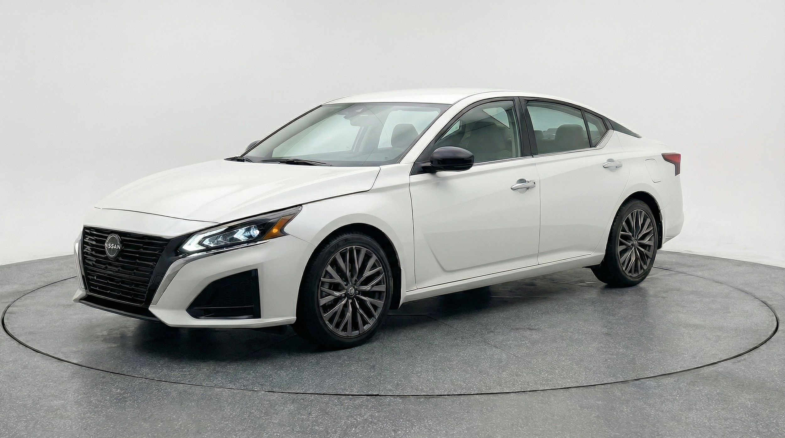 Thumbnail: 2025 Nissan Altima - 3