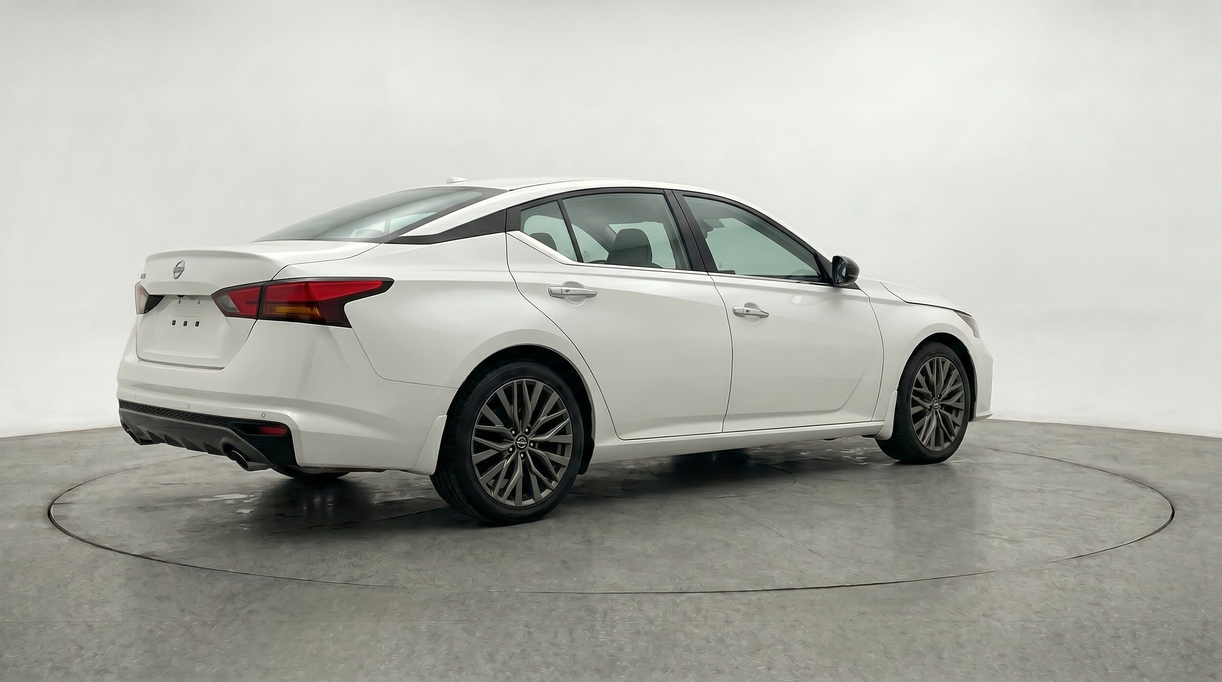 Thumbnail: 2025 Nissan Altima - 9