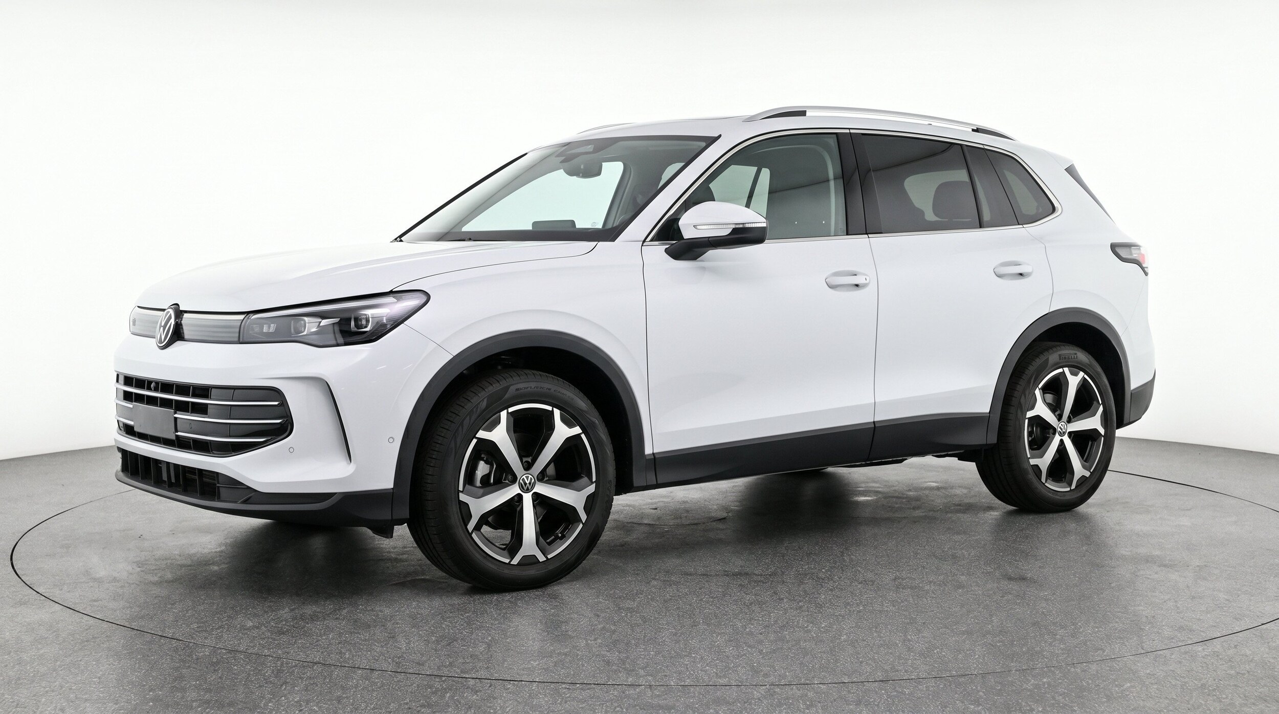 Thumbnail: 2026 Volkswagen Tiguan - 3
