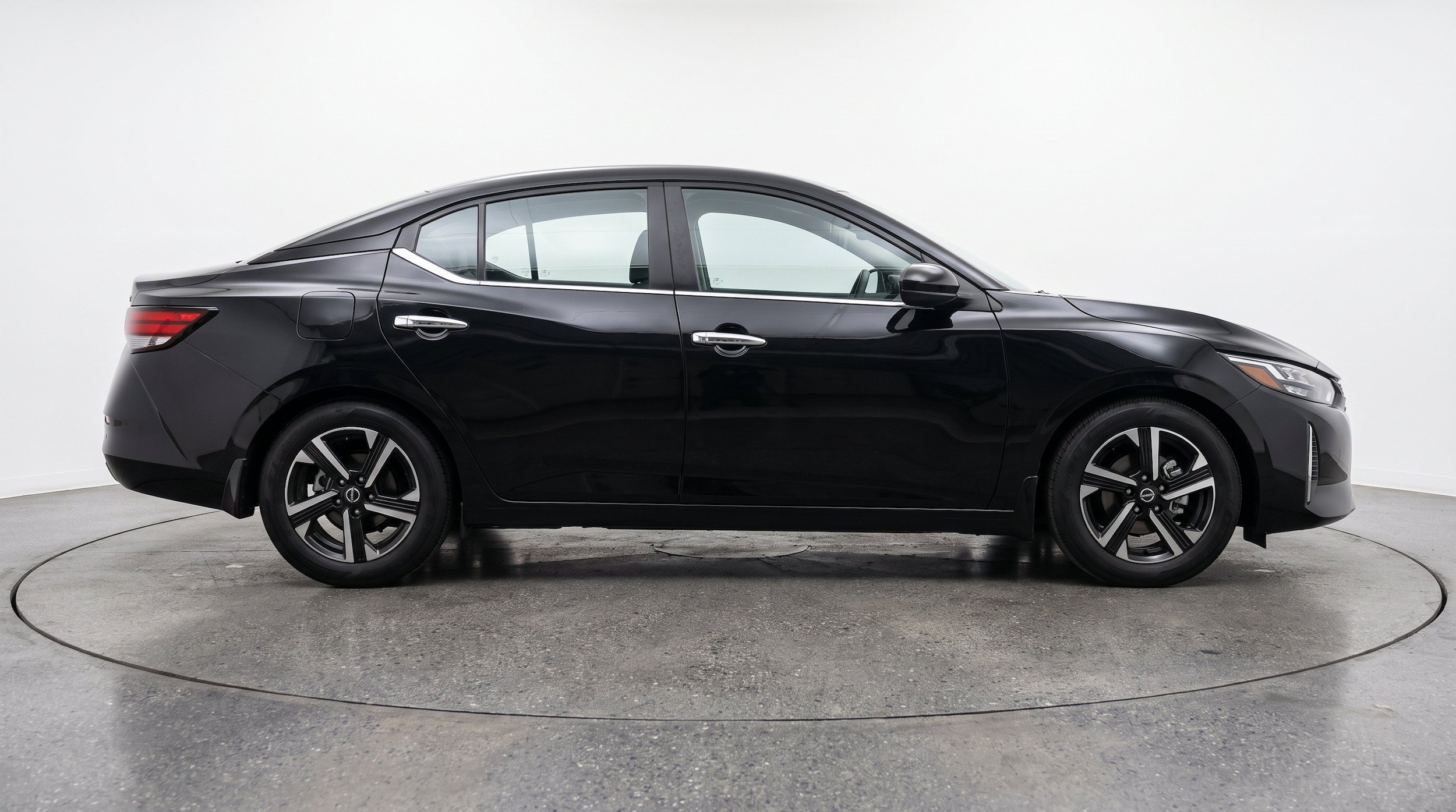 Thumbnail: 2025 Nissan Sentra - 10