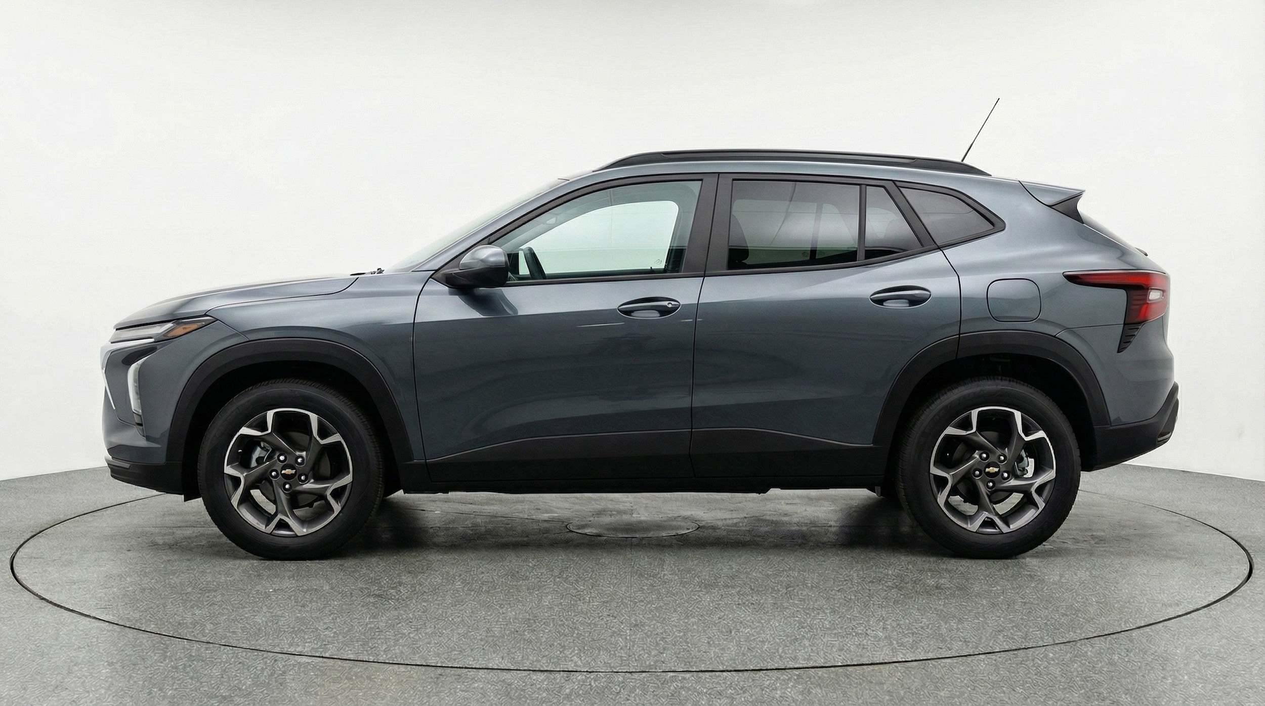 Thumbnail: 2025 Chevrolet Trax - 5
