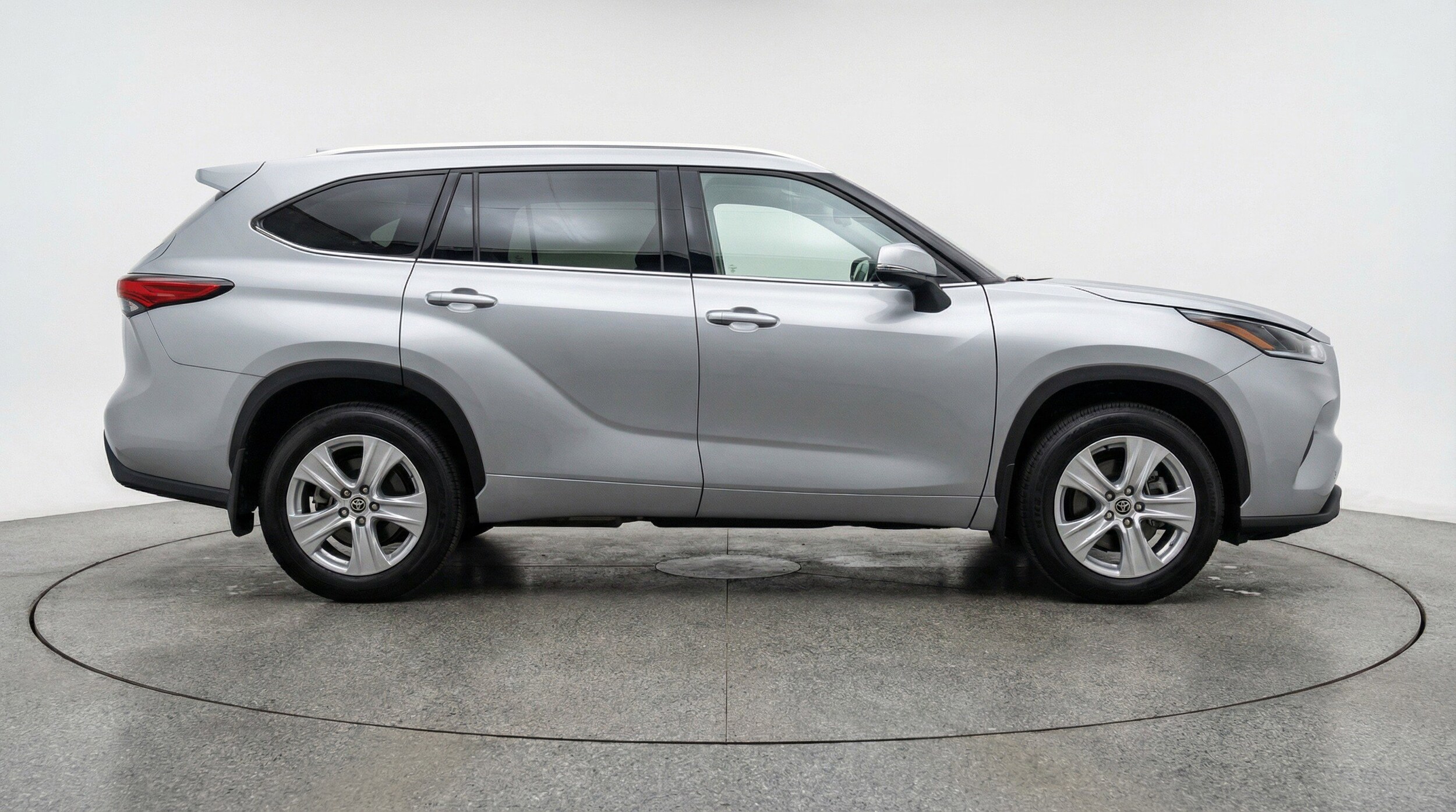 Thumbnail: 2025 Toyota Highlander - 11