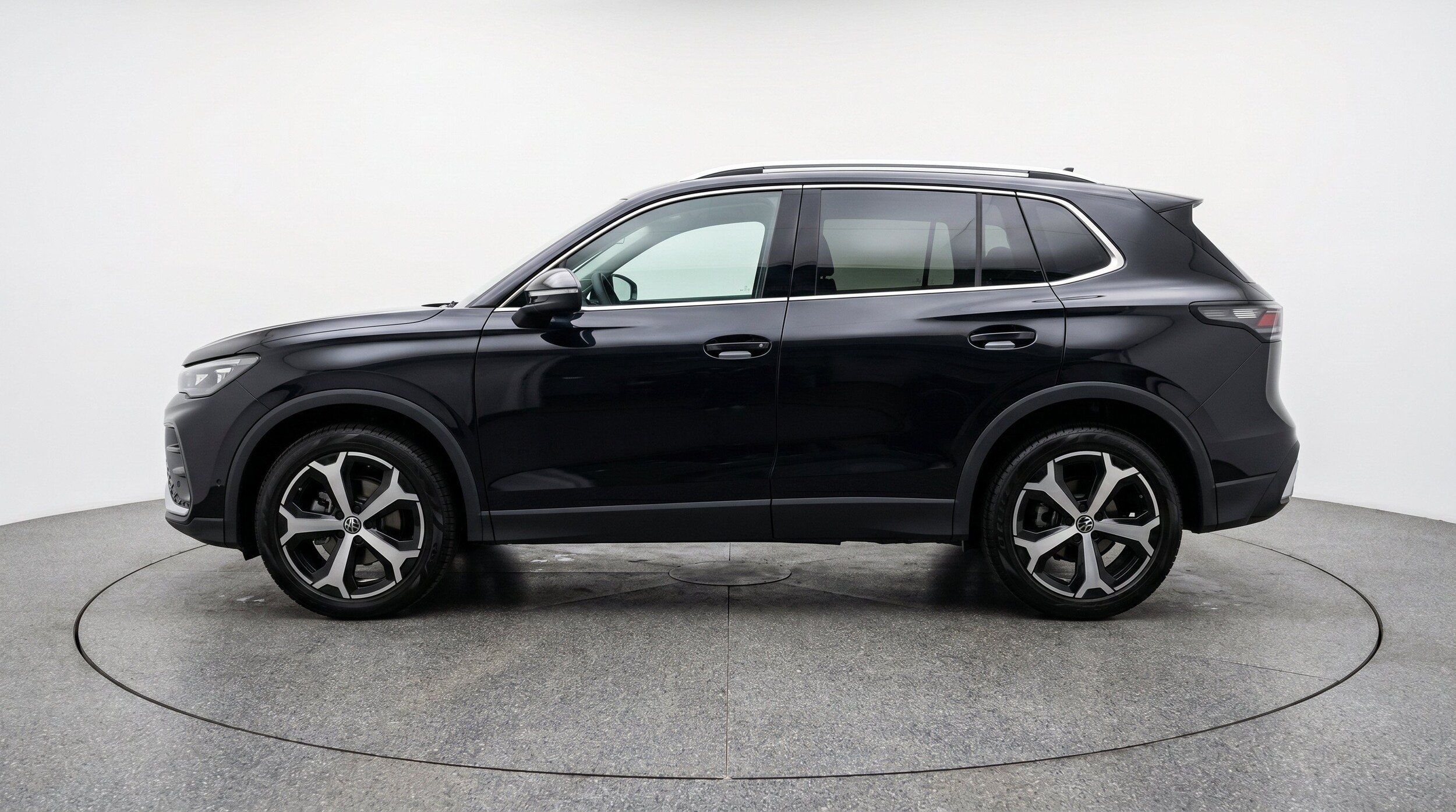 Thumbnail: 2026 Volkswagen Tiguan - 5