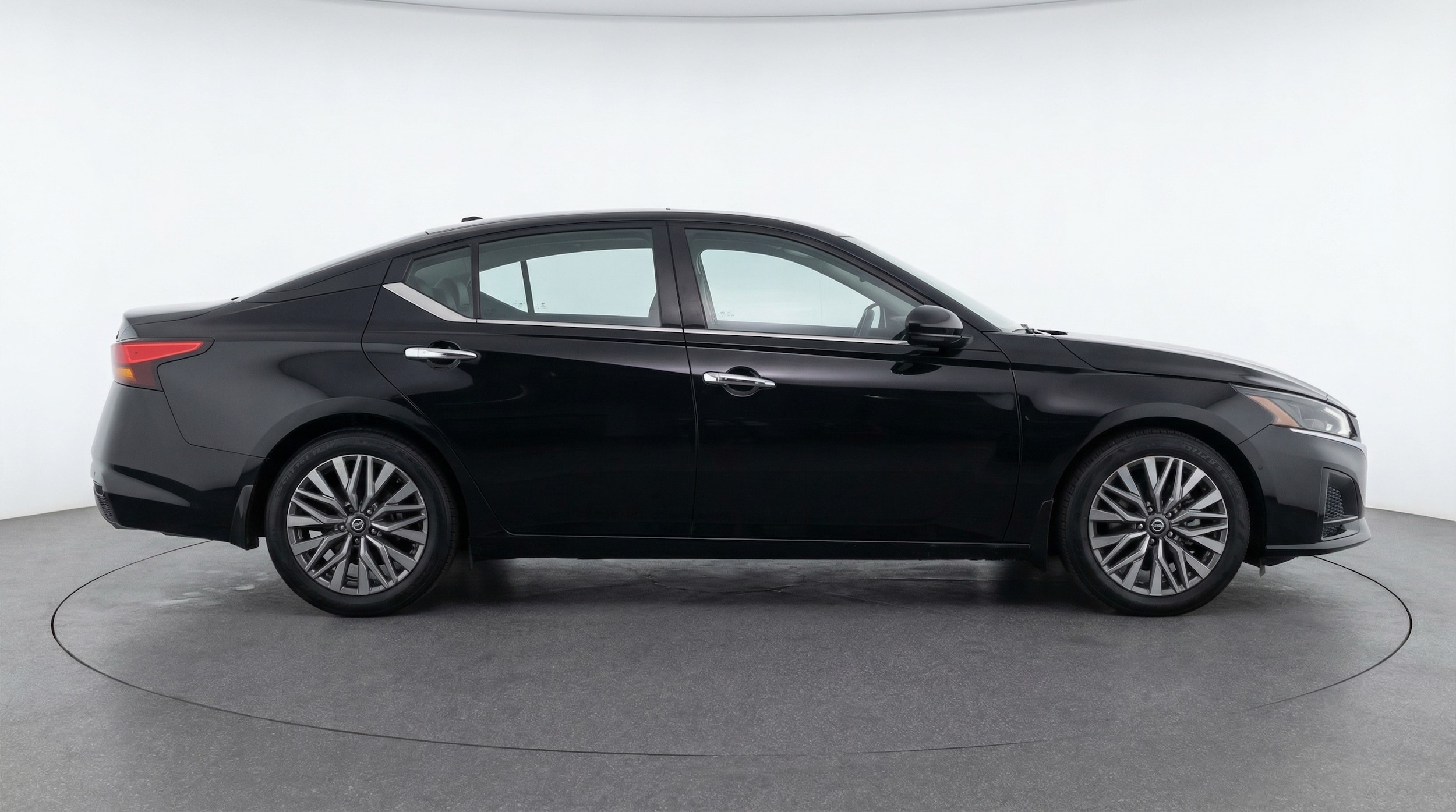 Thumbnail: 2025 Nissan Altima - 8